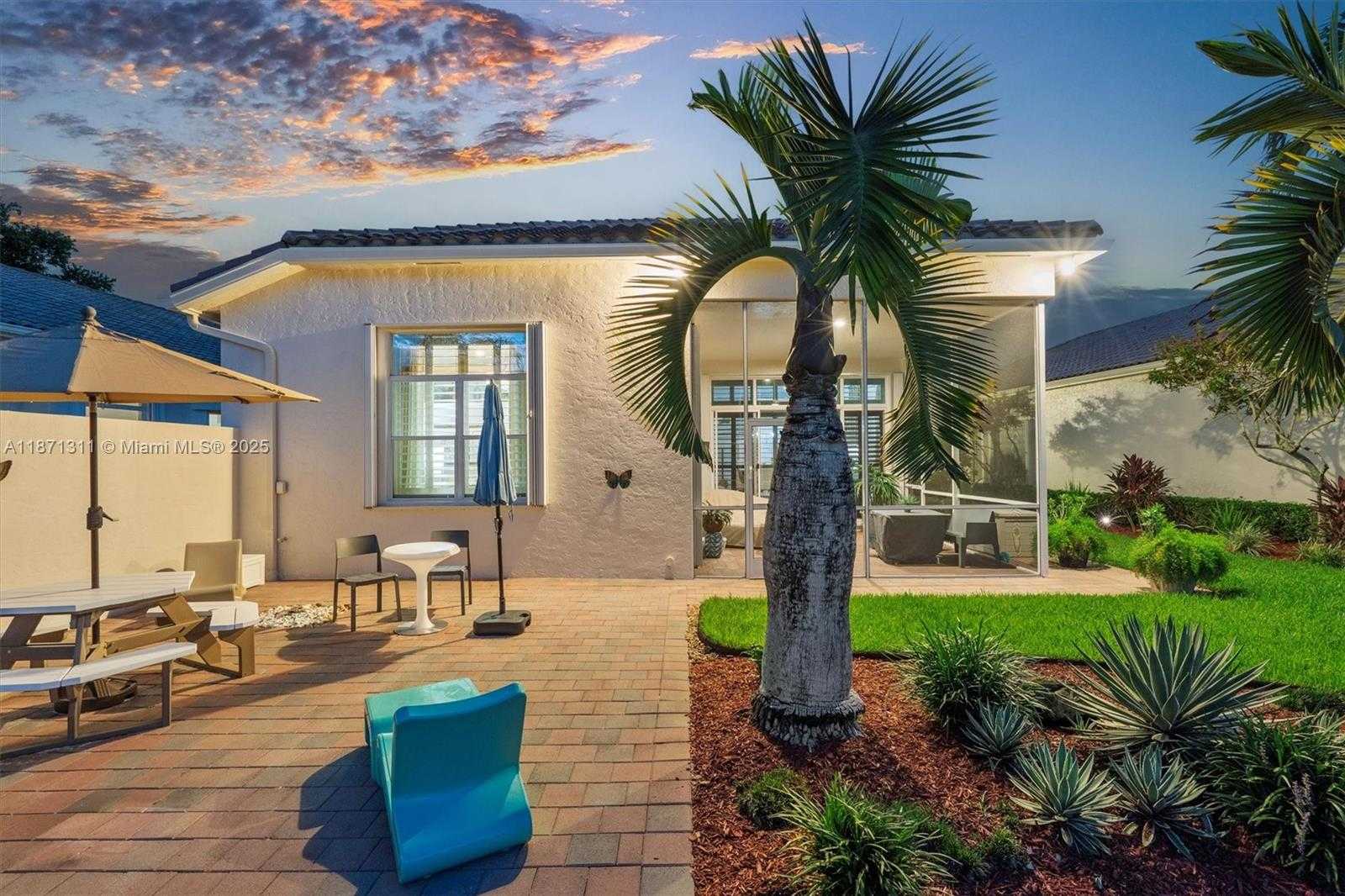 Small Image of 2557 BAY POINTE DR, Weston Number 36