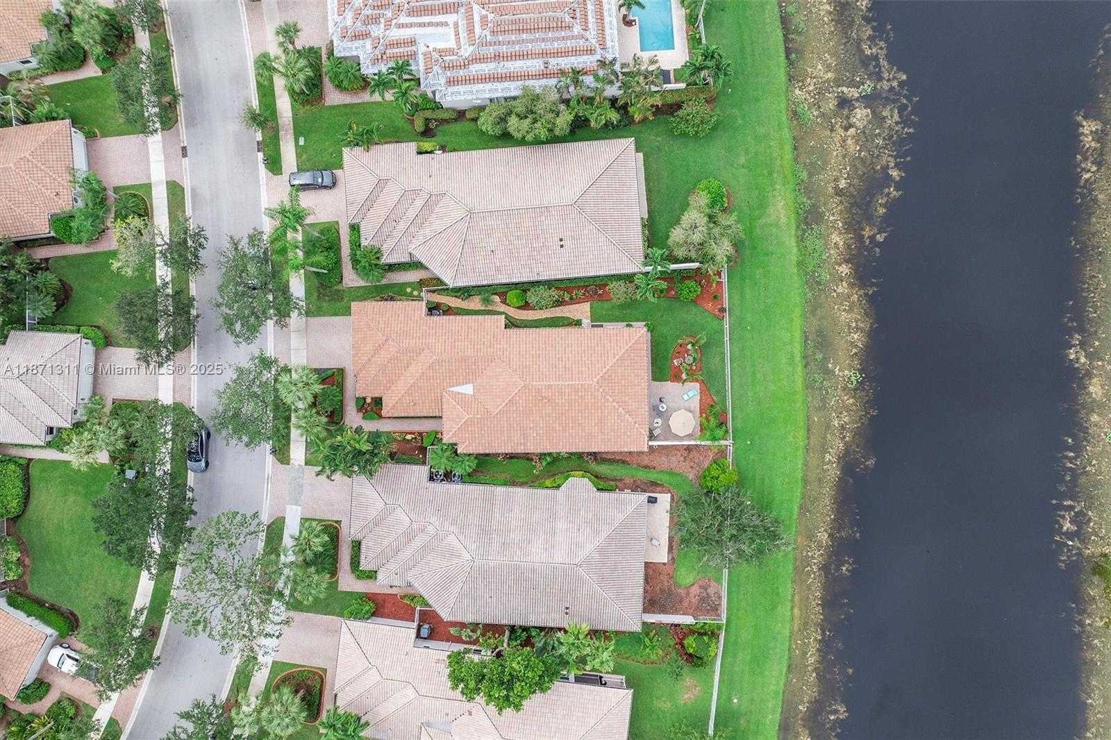 Small Image of 2557 BAY POINTE DR, Weston Number 40