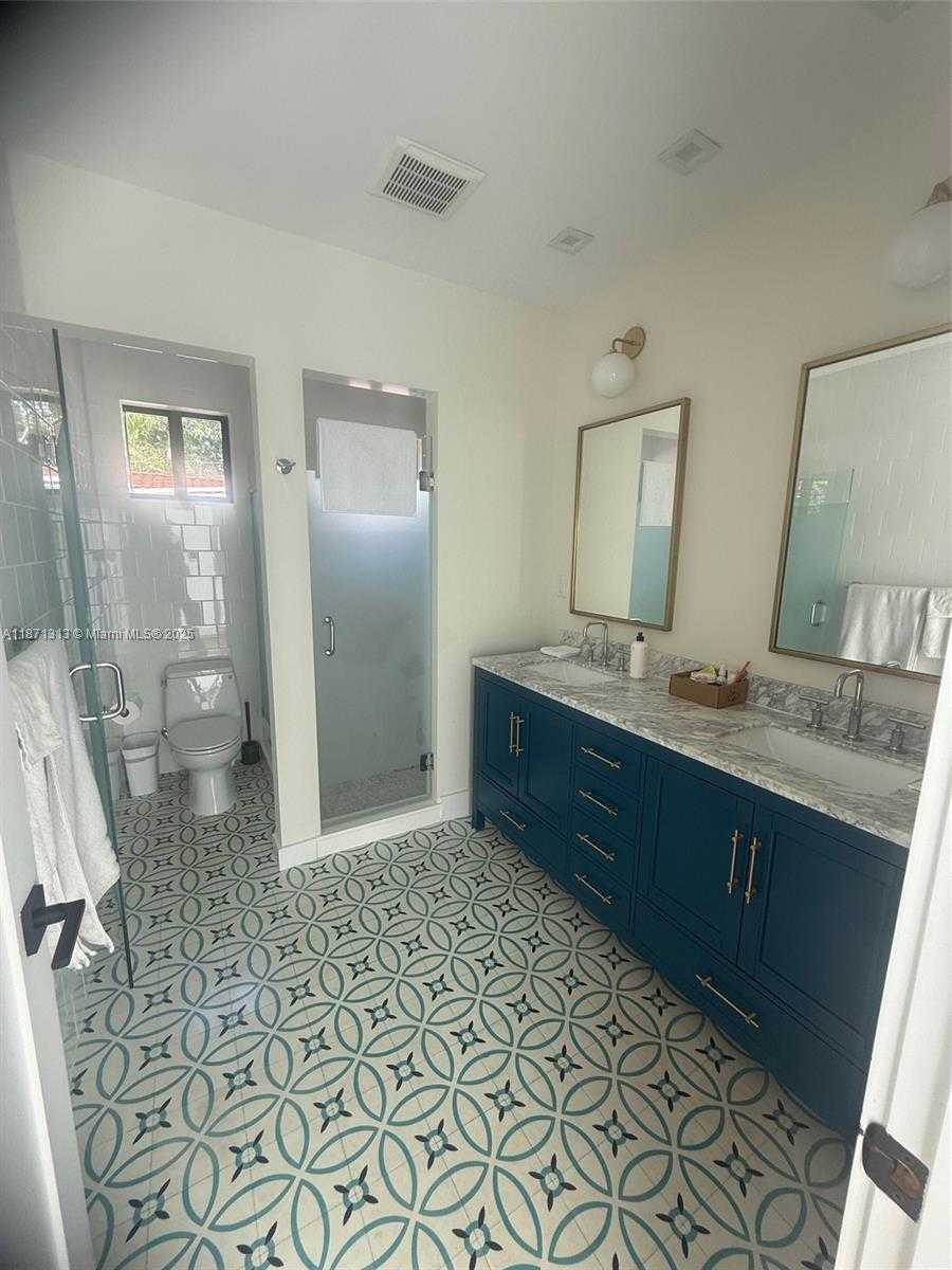 Small Image of 890 NORTH EAST 72ND TERRACE, Miami Number 2