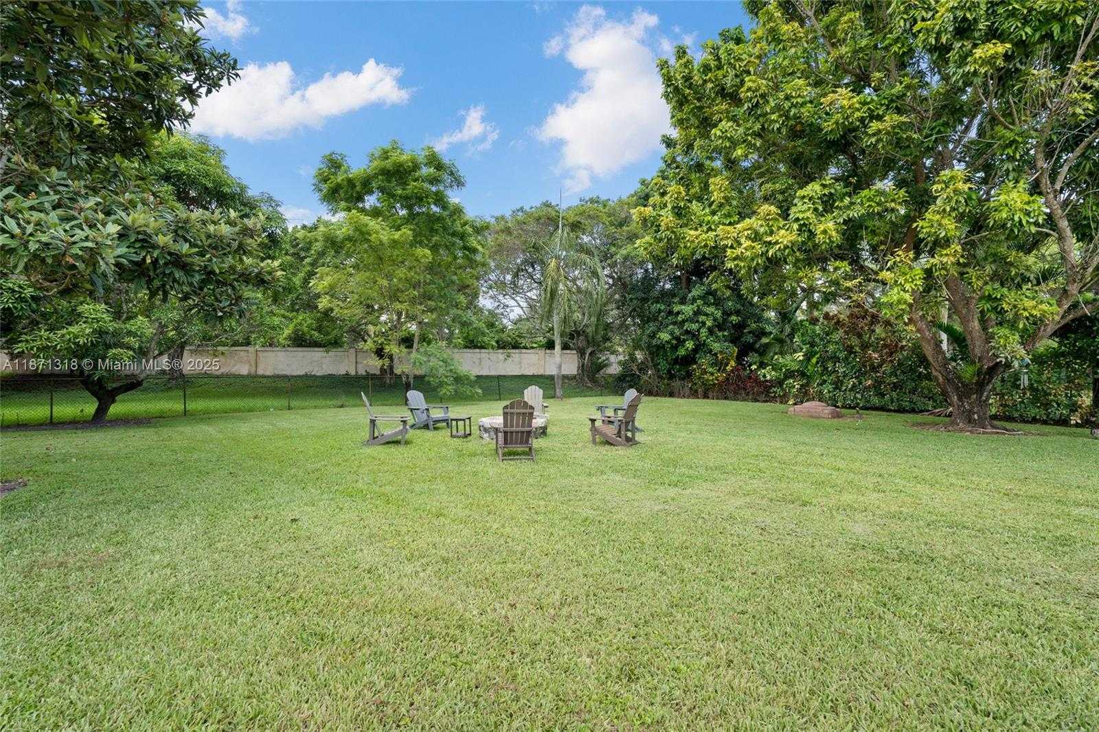 Small Image of 11174 SOUTH WEST 37TH MNR, Davie Number 34