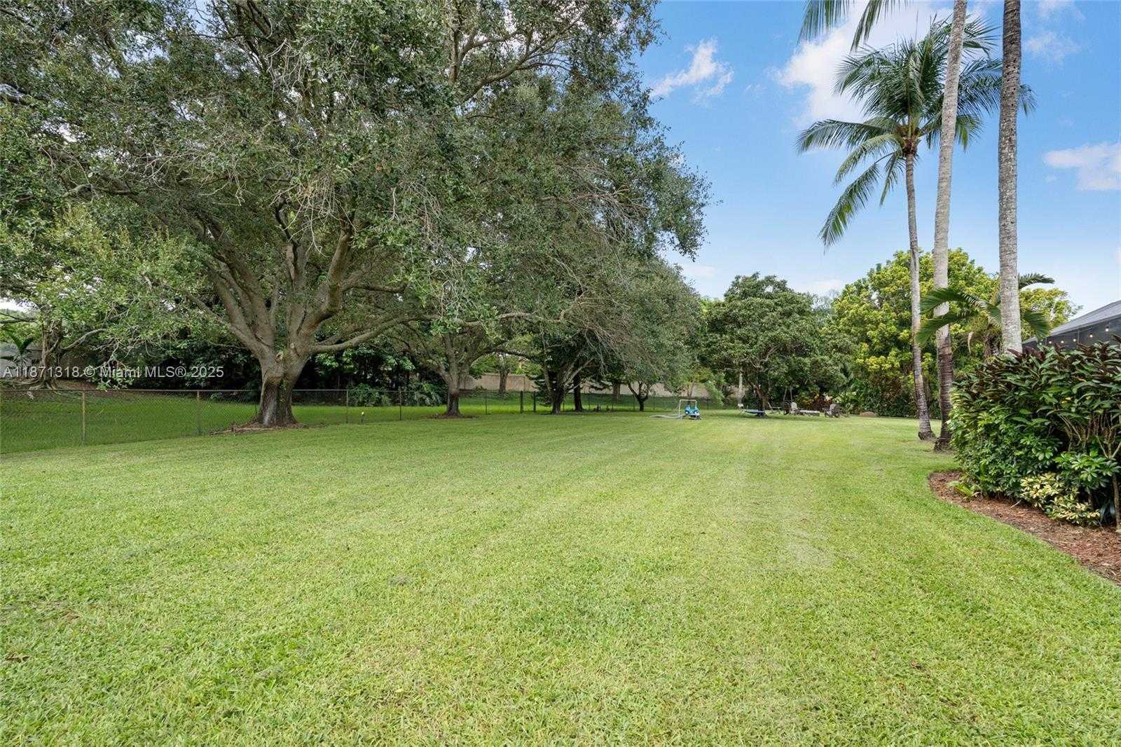 Small Image of 11174 SOUTH WEST 37TH MNR, Davie Number 40