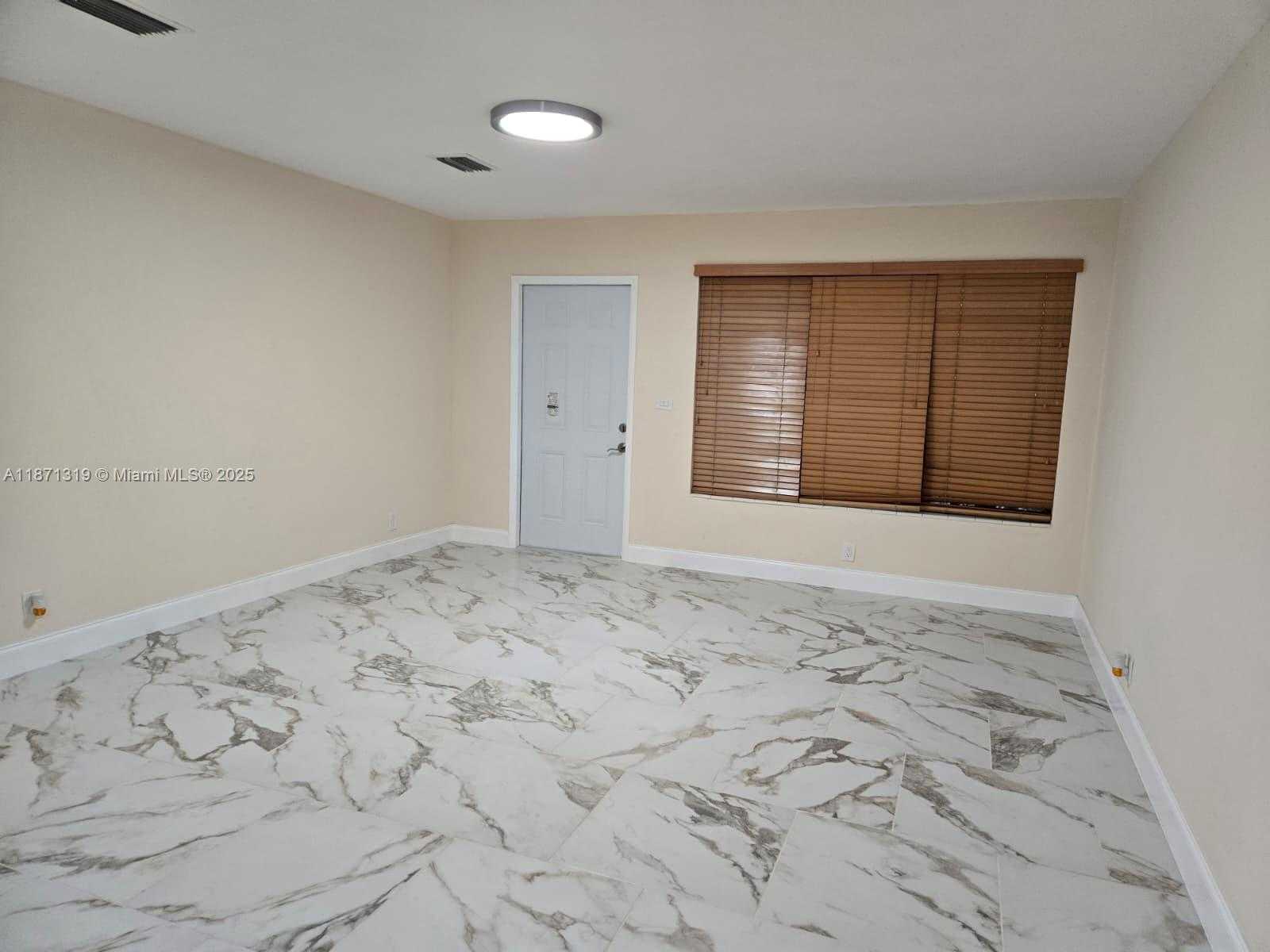 Small Image of 6751 MEADE ST, Hollywood Number 2