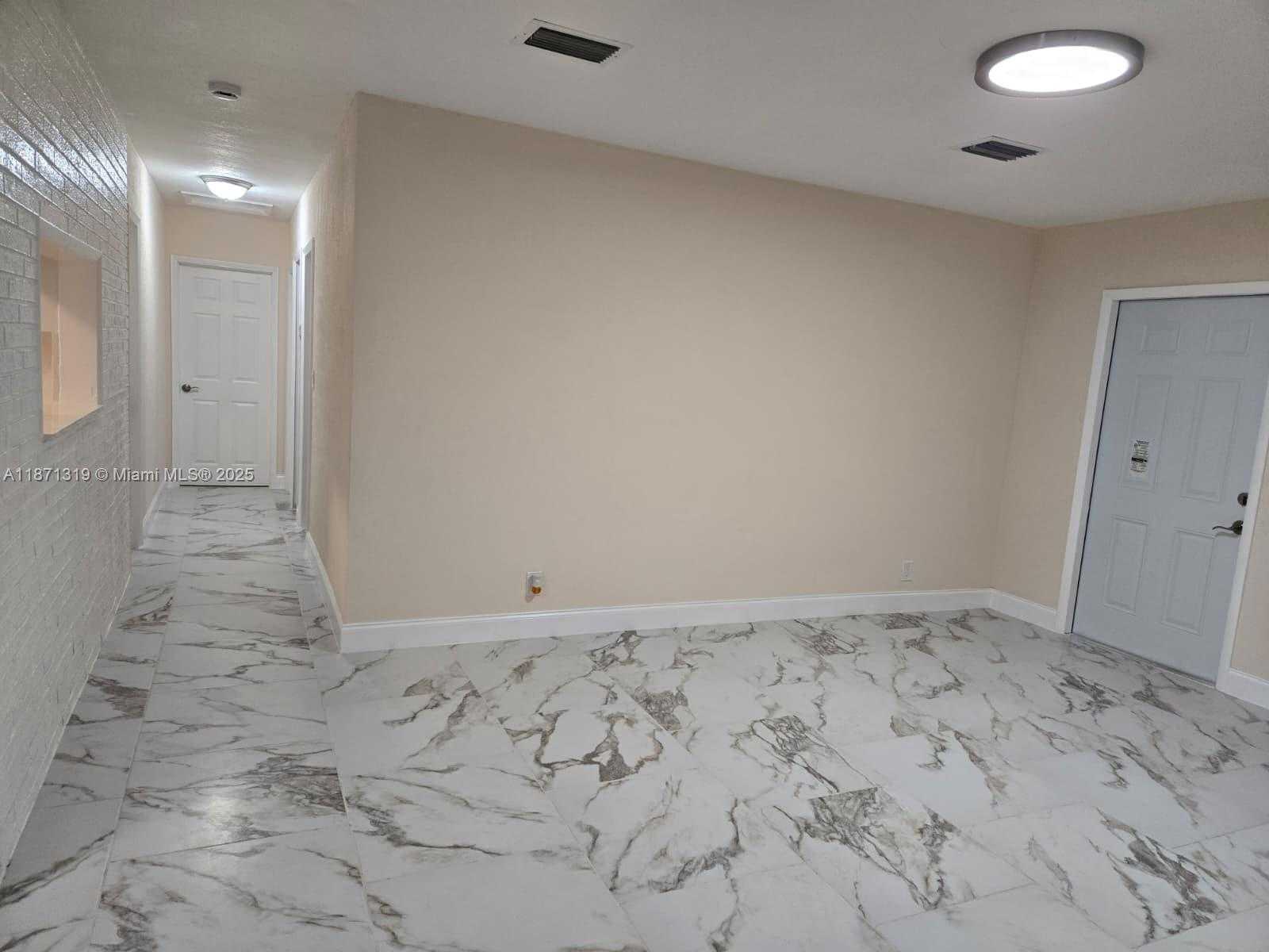 Small Image of 6751 MEADE ST, Hollywood Number 4
