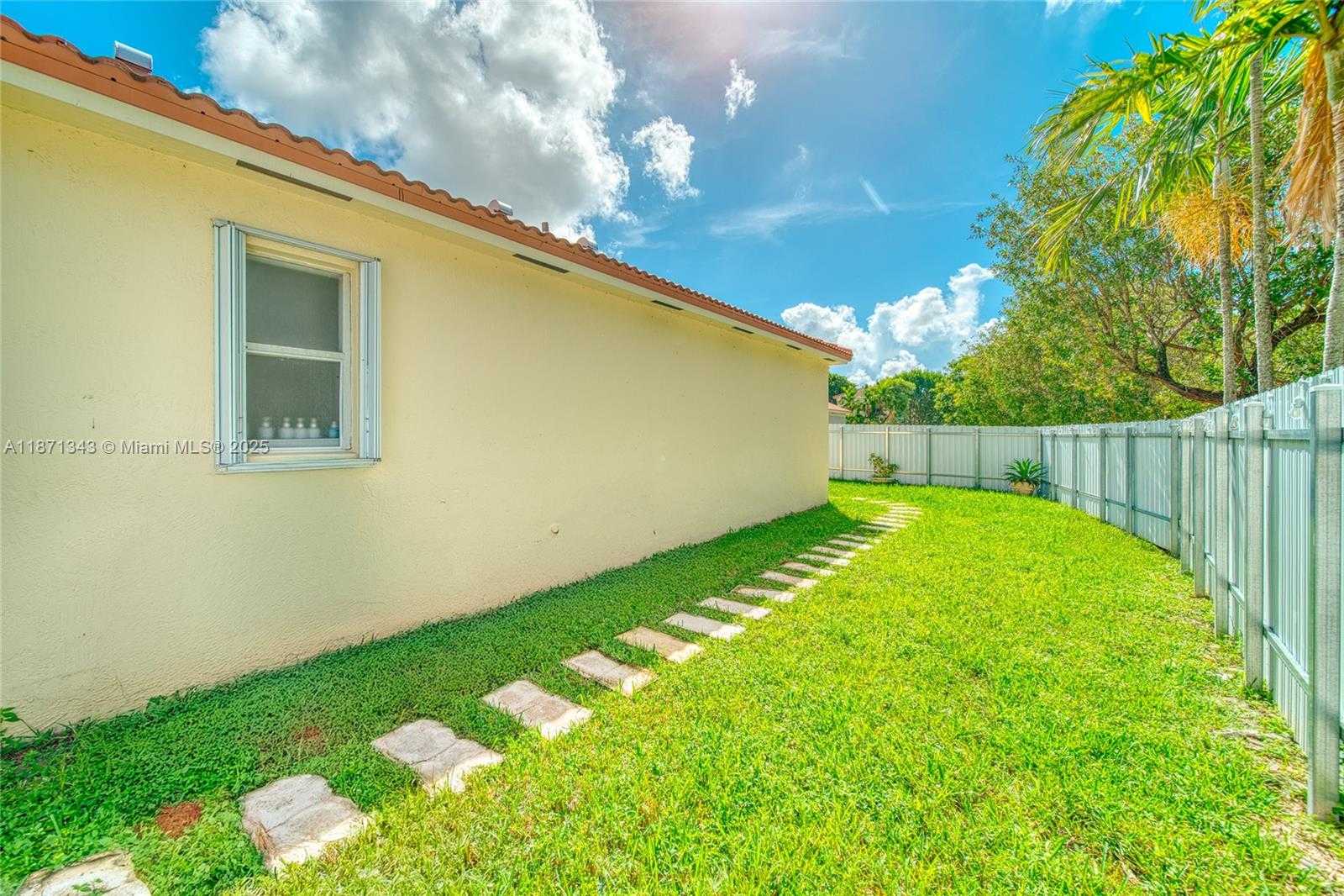 Small Image of 2101 NORTH EAST 37TH TER, Homestead Number 4