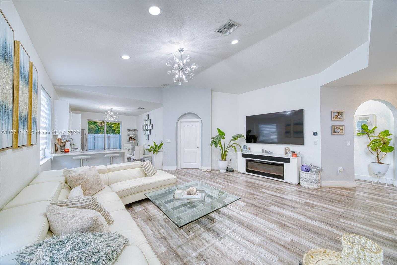 Small Image of 2101 NORTH EAST 37TH TER, Homestead Number 7