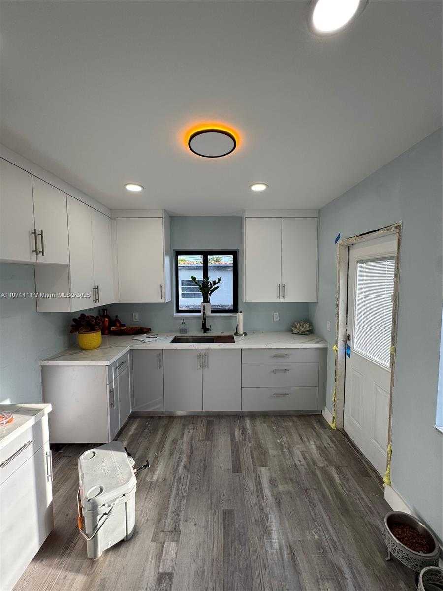 Small Image of 440 EAST 37TH ST, Hialeah Number 12