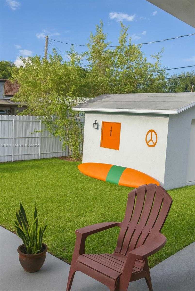 Small Image of 375 EAST OKEECHOBEE RD, Hialeah Number 12