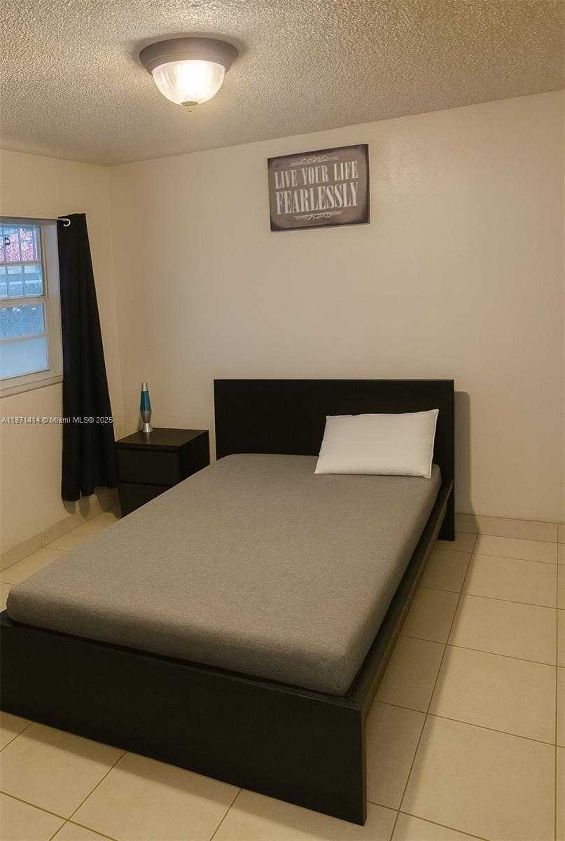 Small Image of 375 EAST OKEECHOBEE RD, Hialeah Number 5