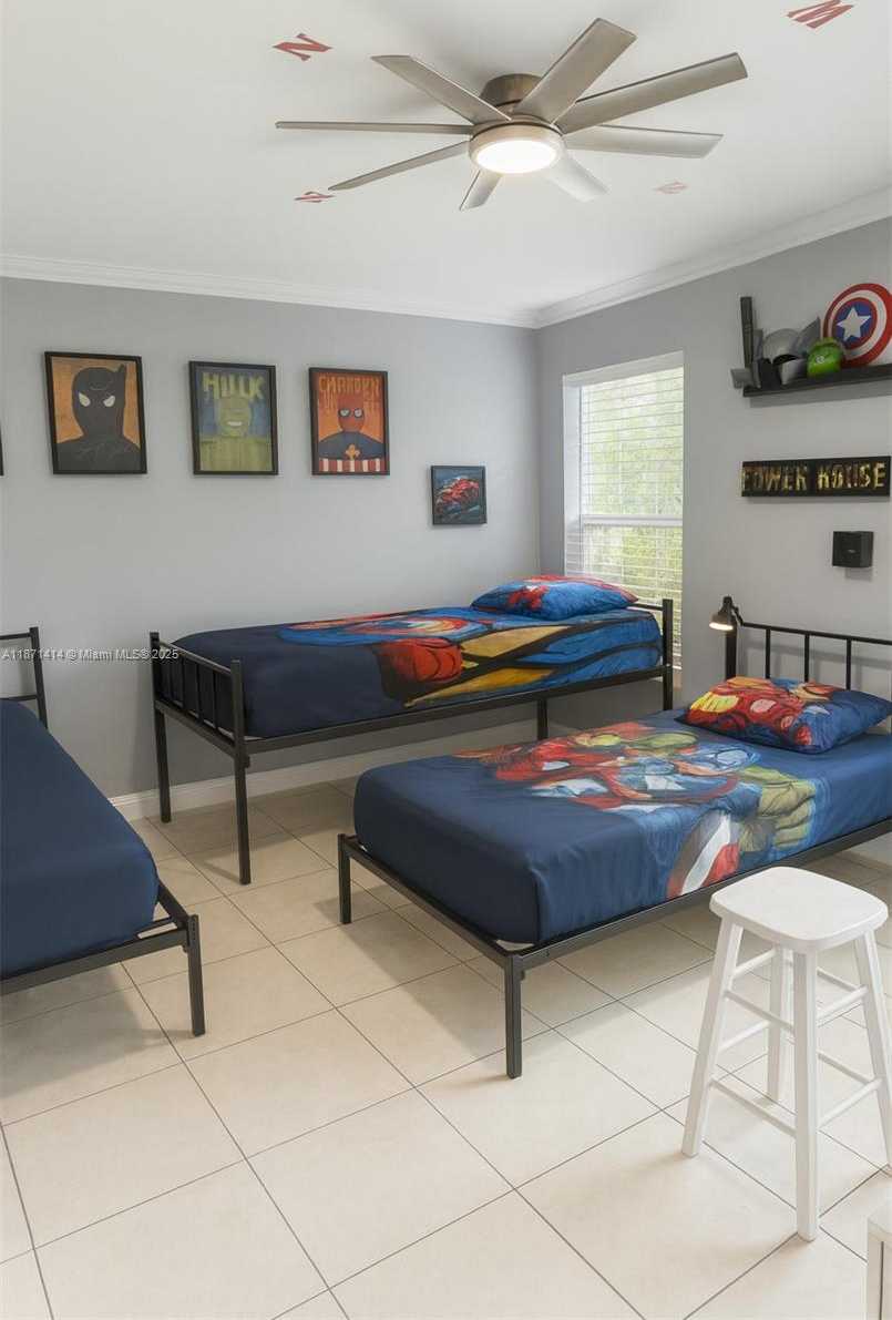 Small Image of 375 EAST OKEECHOBEE RD, Hialeah Number 7