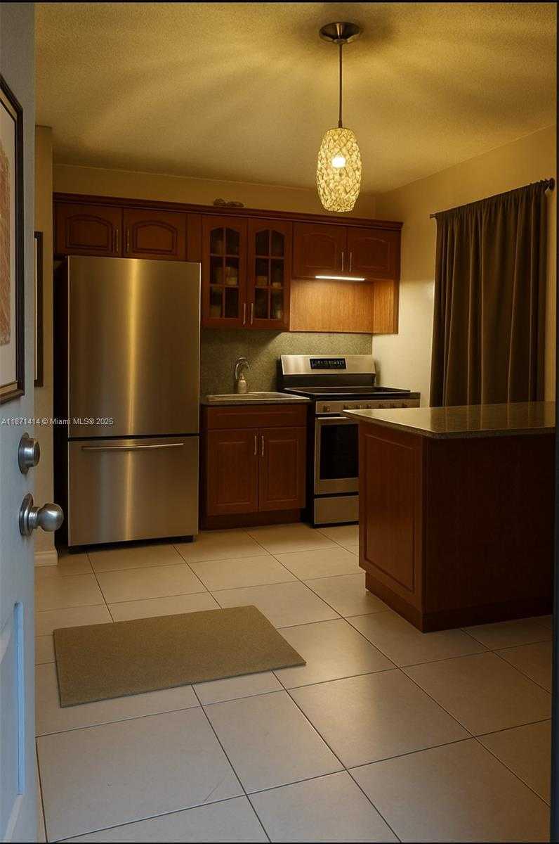 Small Image of 375 EAST OKEECHOBEE RD, Hialeah Number 8