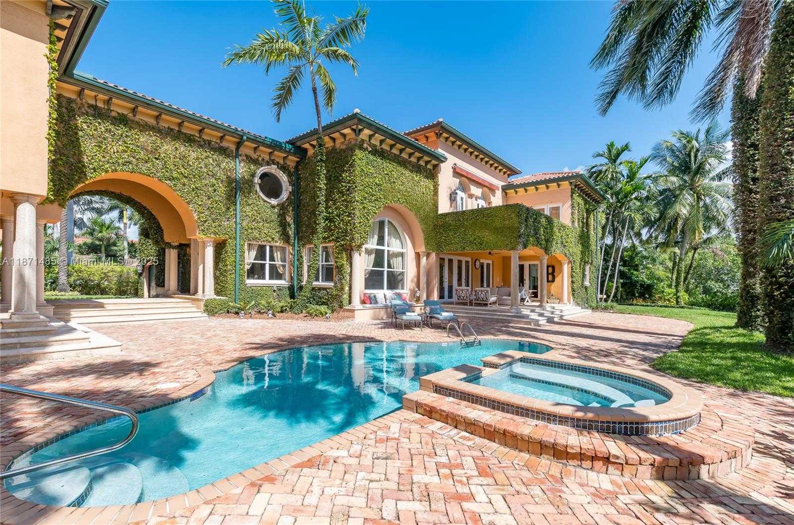 Small Image of 104 PALOMA DR, Coral Gables Number 2