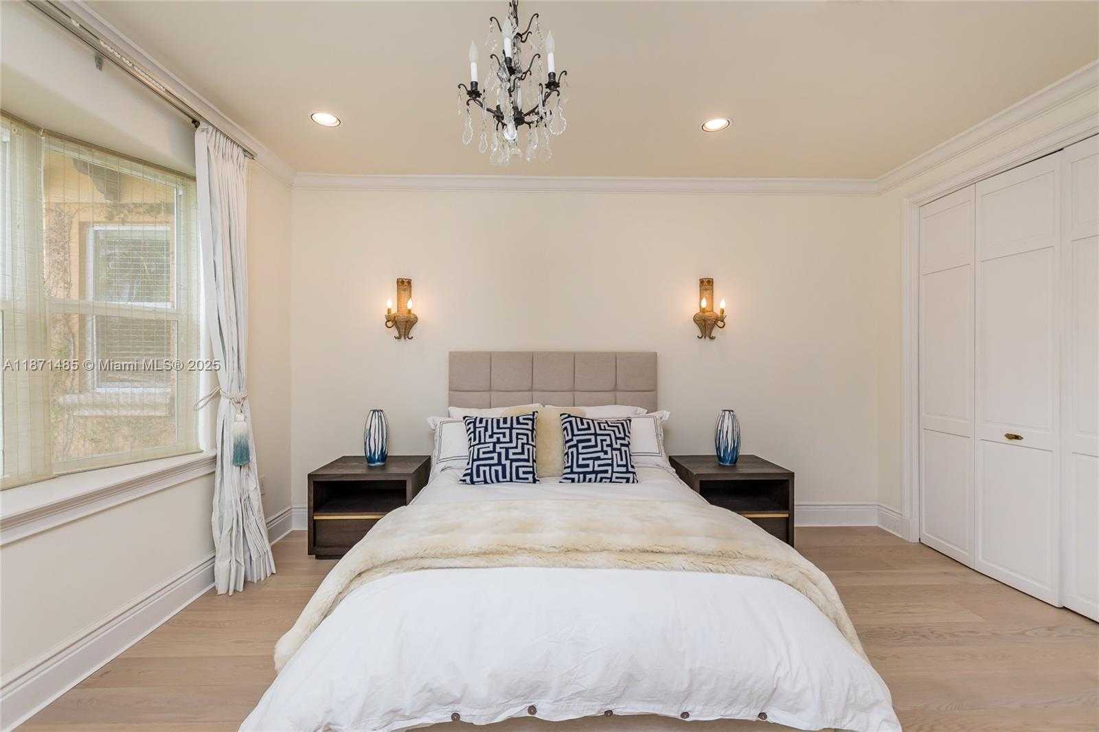 Small Image of 104 PALOMA DR, Coral Gables Number 23