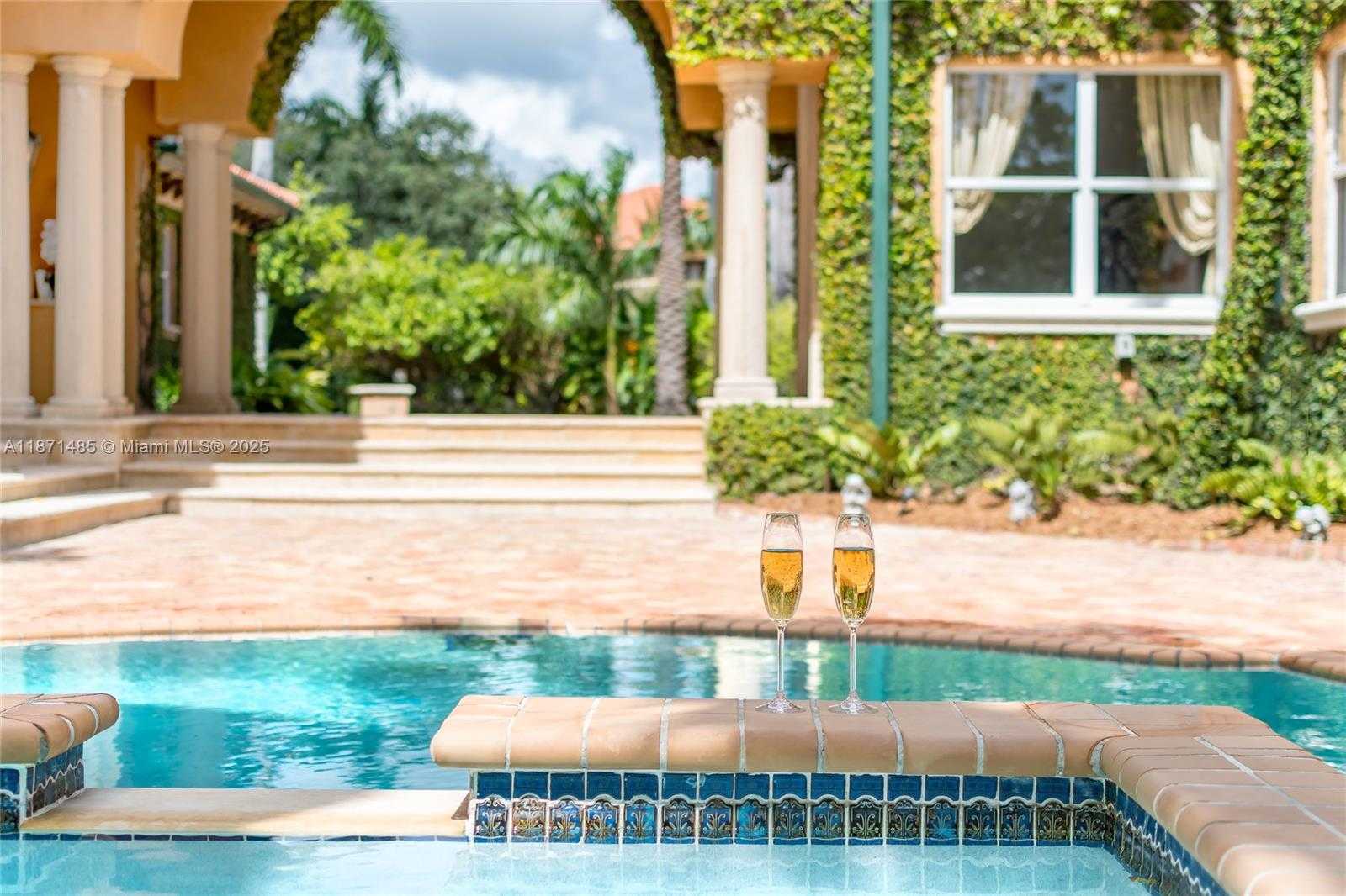 Small Image of 104 PALOMA DR, Coral Gables Number 29