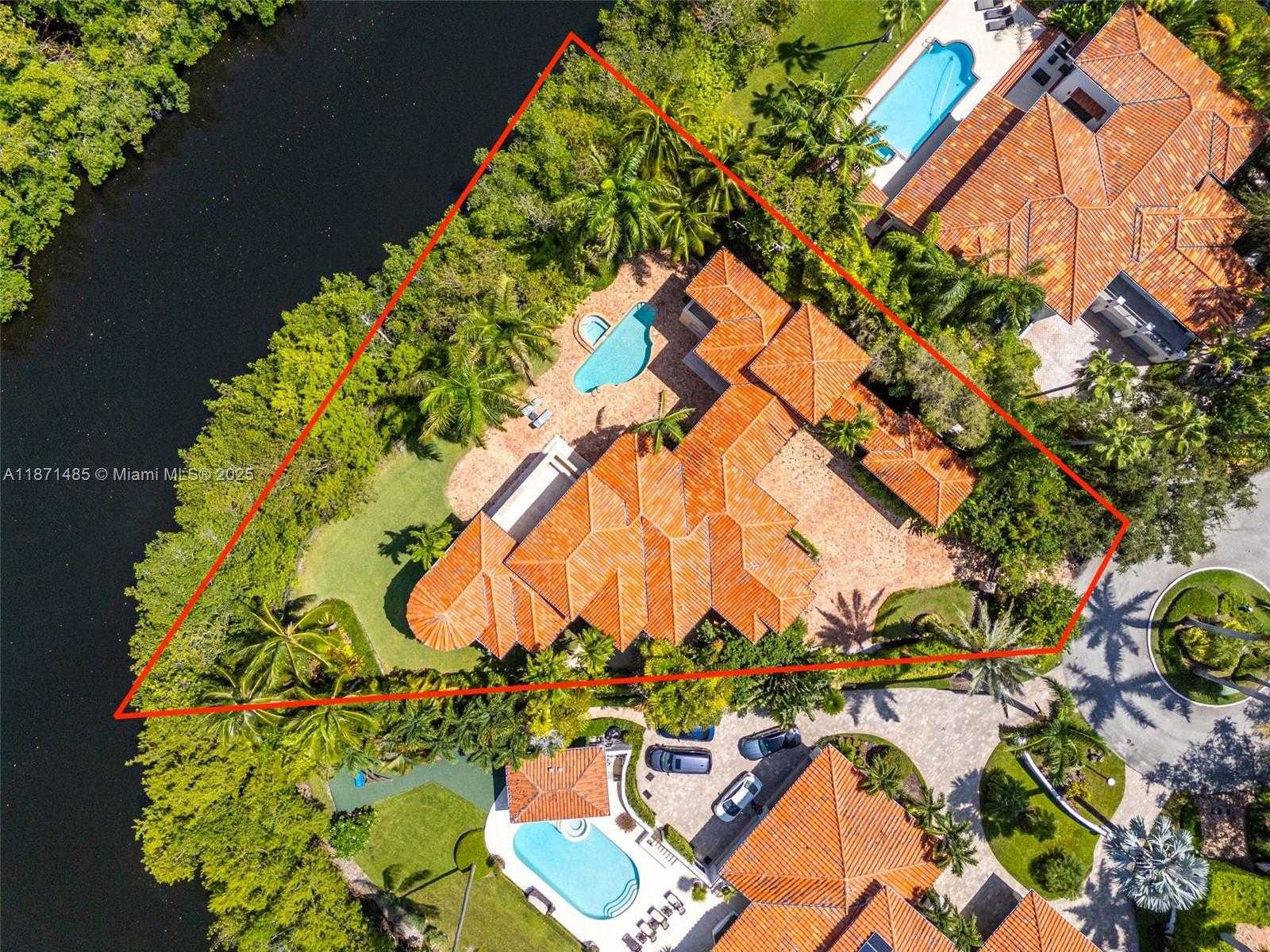 Small Image of 104 PALOMA DR, Coral Gables Number 4