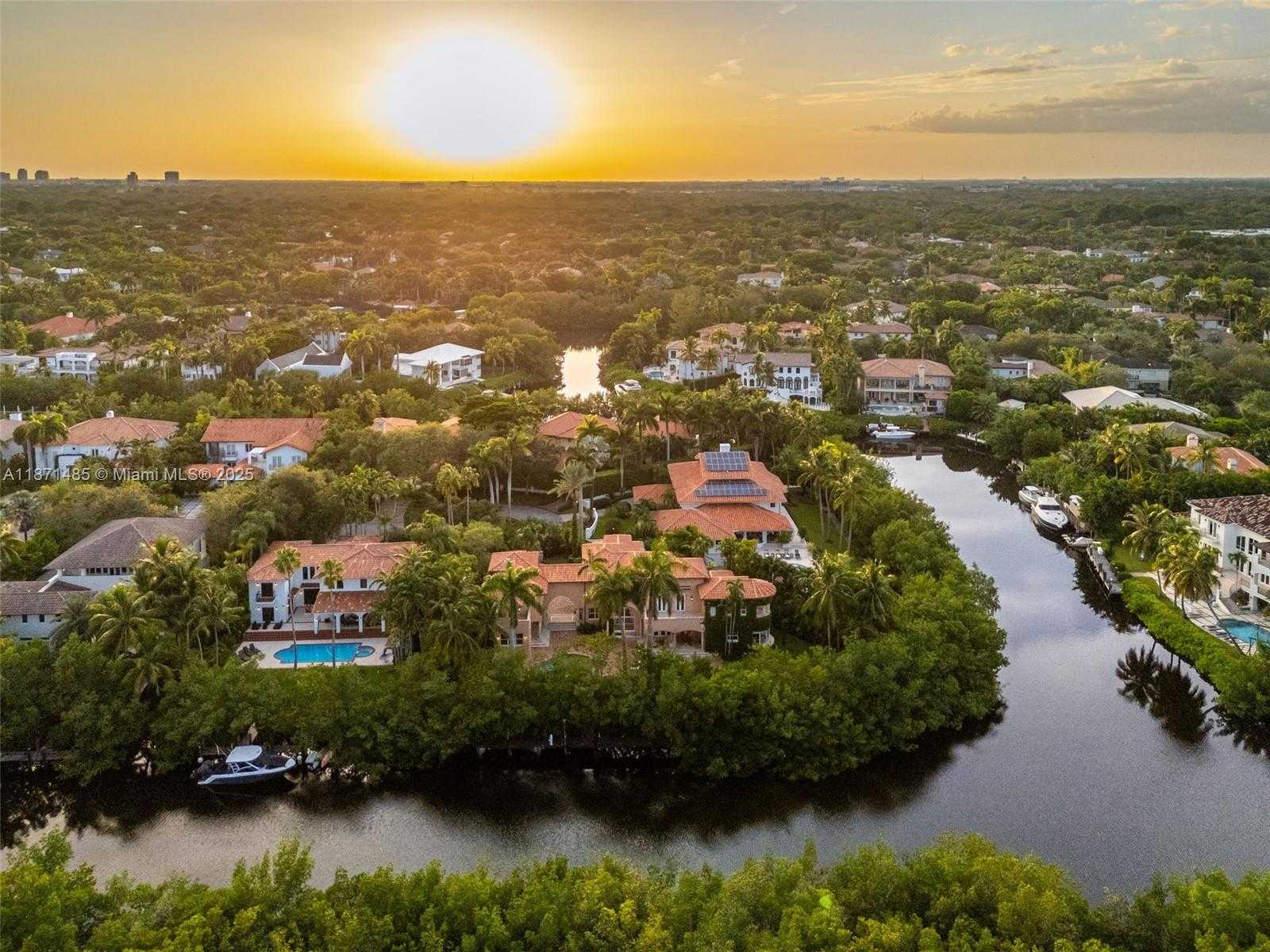 Small Image of 104 PALOMA DR, Coral Gables Number 45