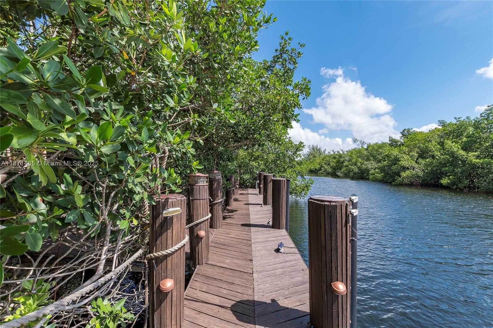 Small Image of 104 PALOMA DR, Coral Gables Number 8