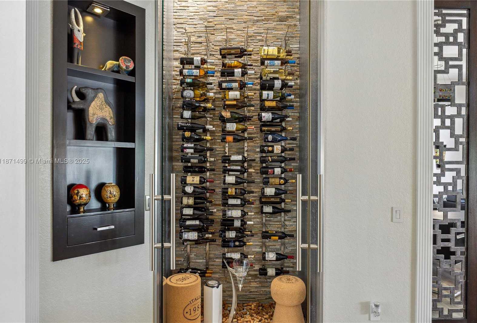 Small Image of 1371 VICTORIA ISLE DR, Weston Number 12
