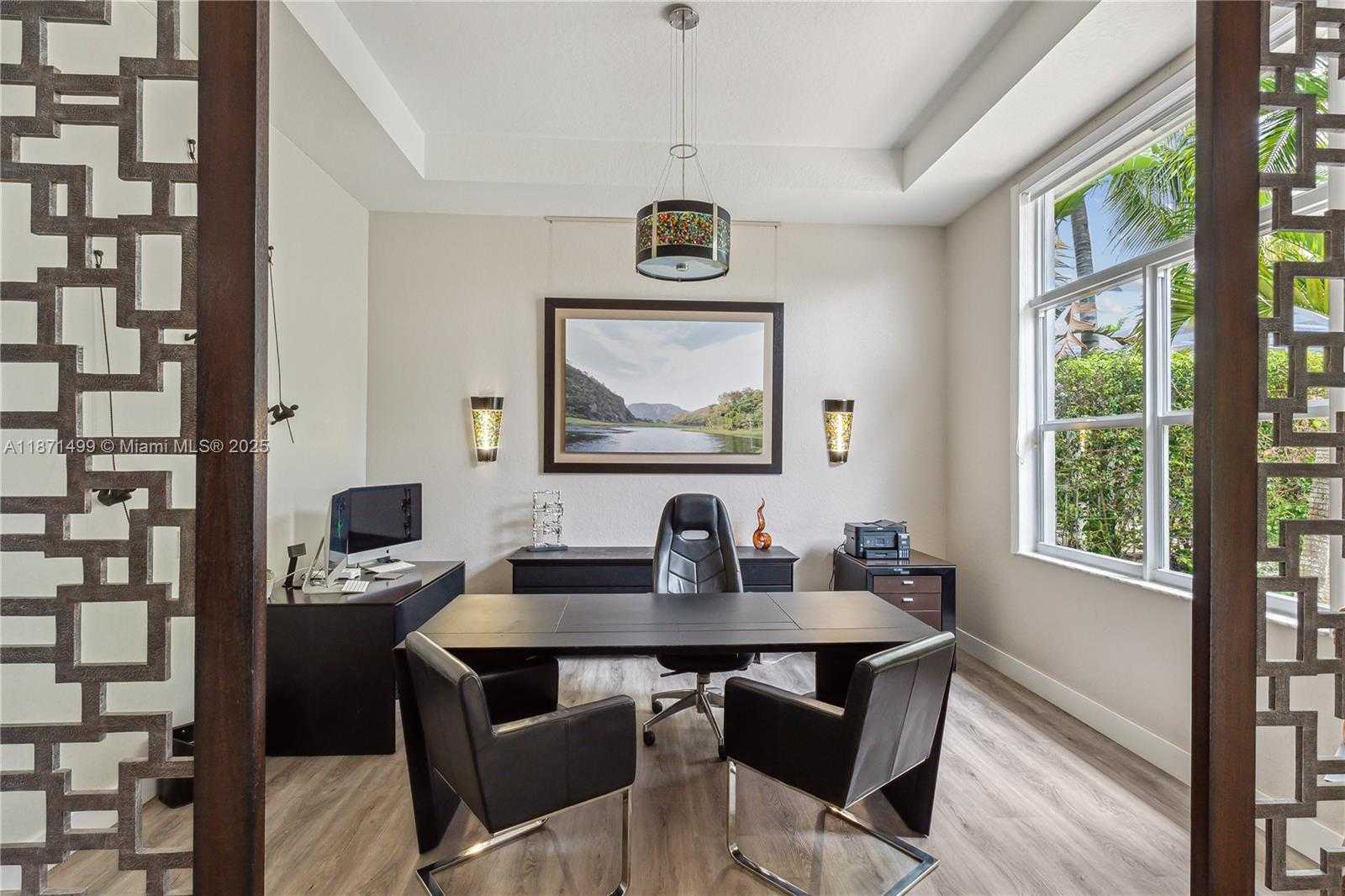 Small Image of 1371 VICTORIA ISLE DR, Weston Number 13