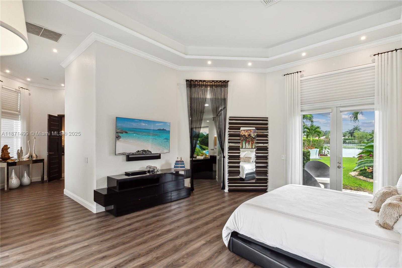 Small Image of 1371 VICTORIA ISLE DR, Weston Number 16