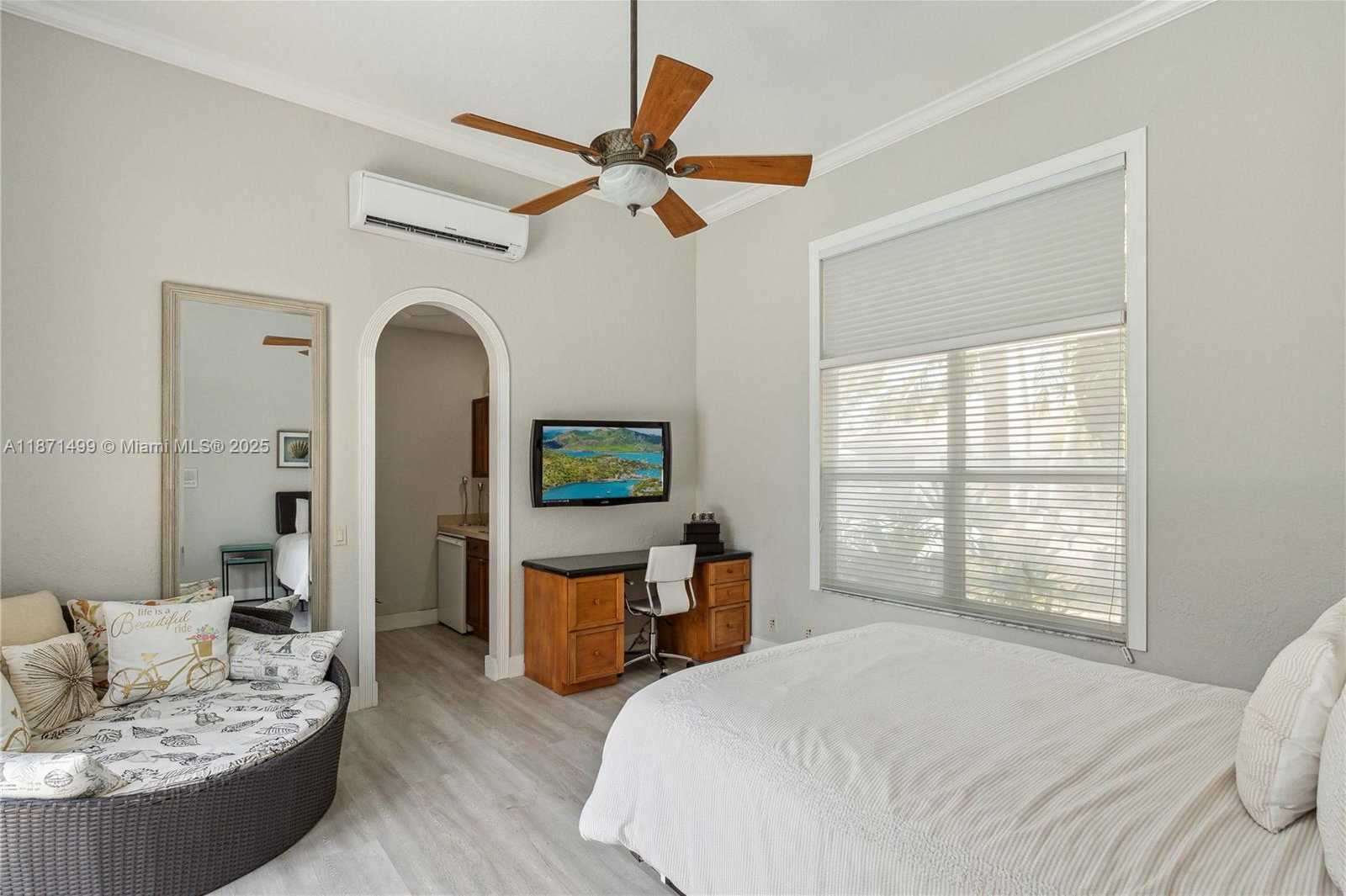 Small Image of 1371 VICTORIA ISLE DR, Weston Number 20