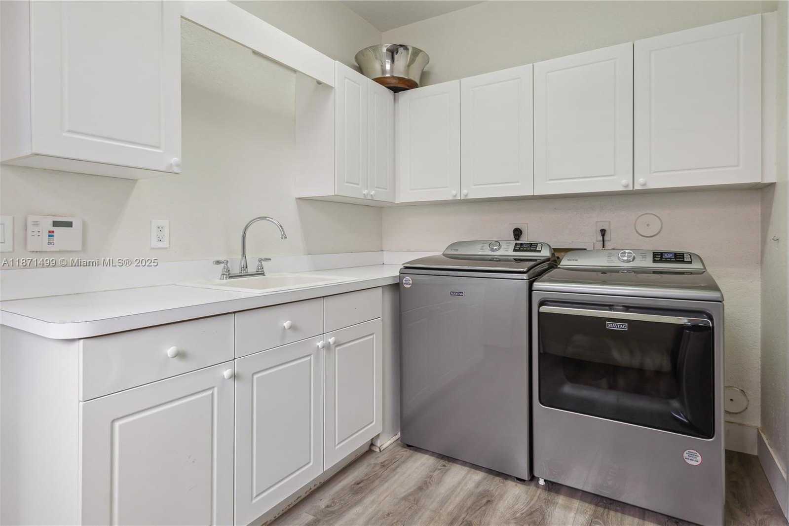 Small Image of 1371 VICTORIA ISLE DR, Weston Number 22