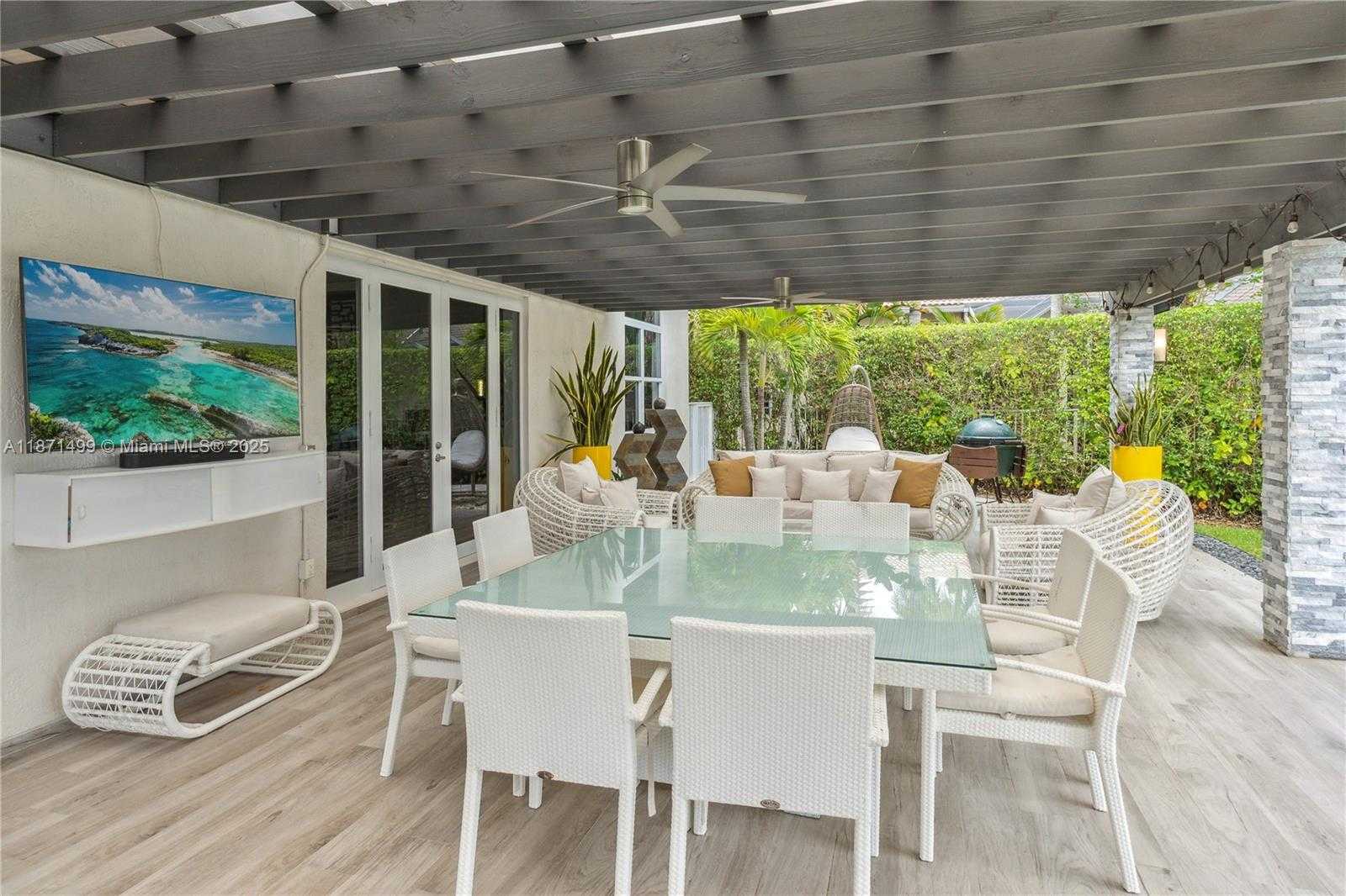 Small Image of 1371 VICTORIA ISLE DR, Weston Number 23