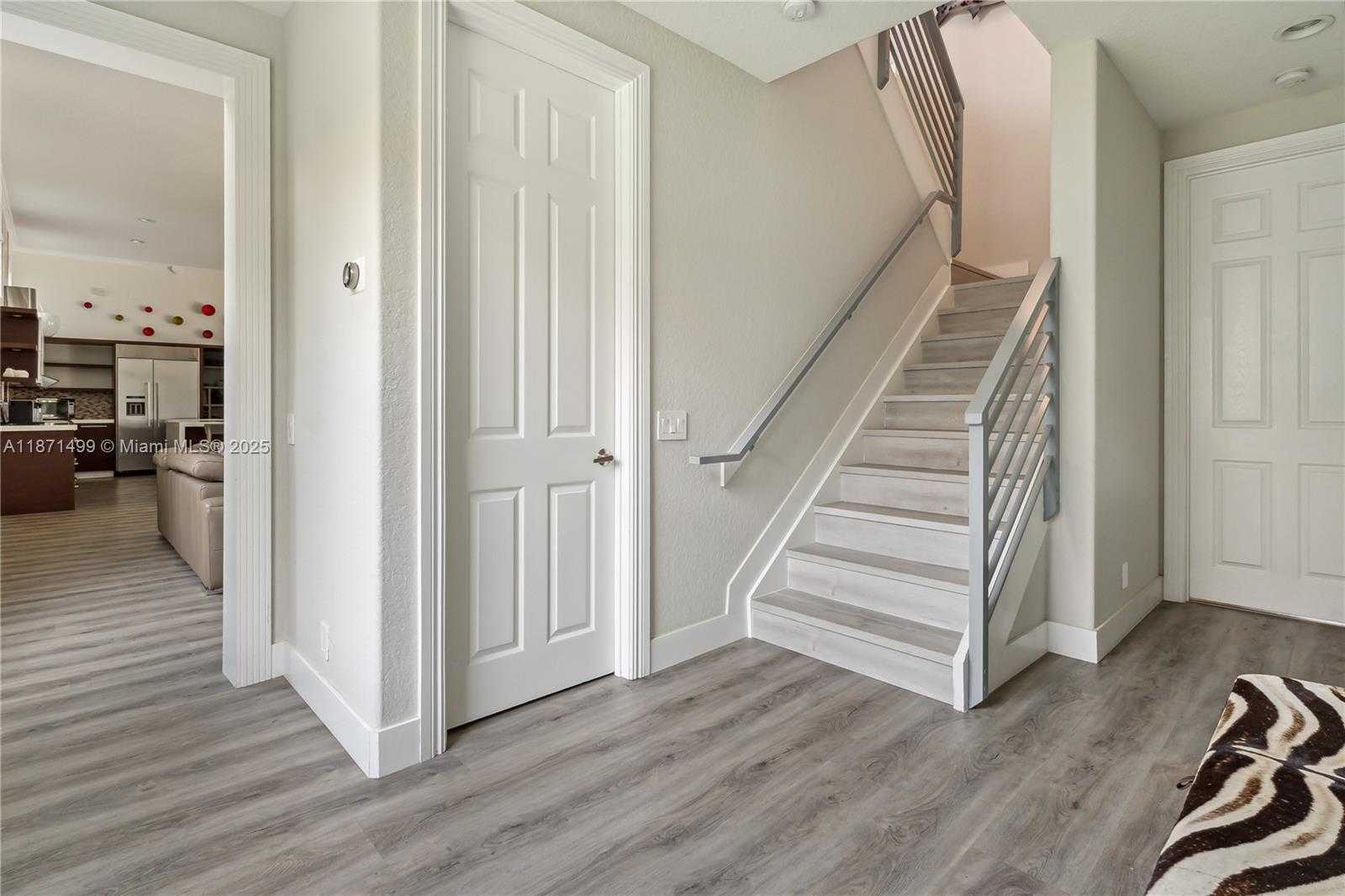 Small Image of 1371 VICTORIA ISLE DR, Weston Number 26