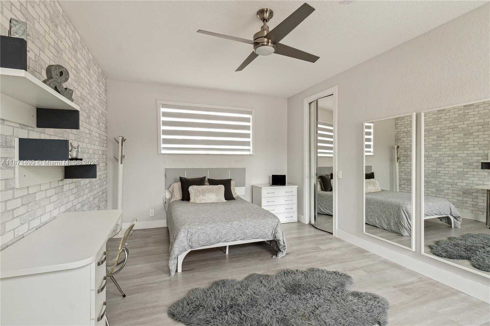 Small Image of 1371 VICTORIA ISLE DR, Weston Number 32