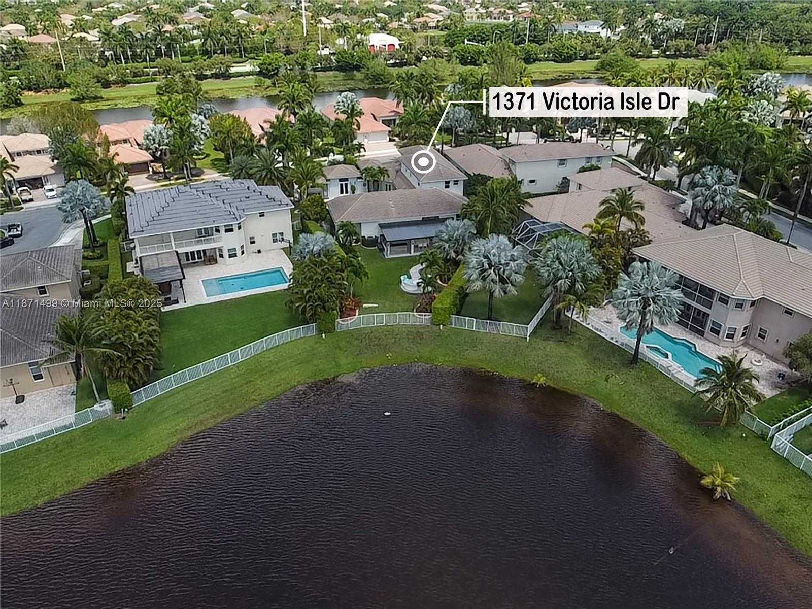 Small Image of 1371 VICTORIA ISLE DR, Weston Number 34