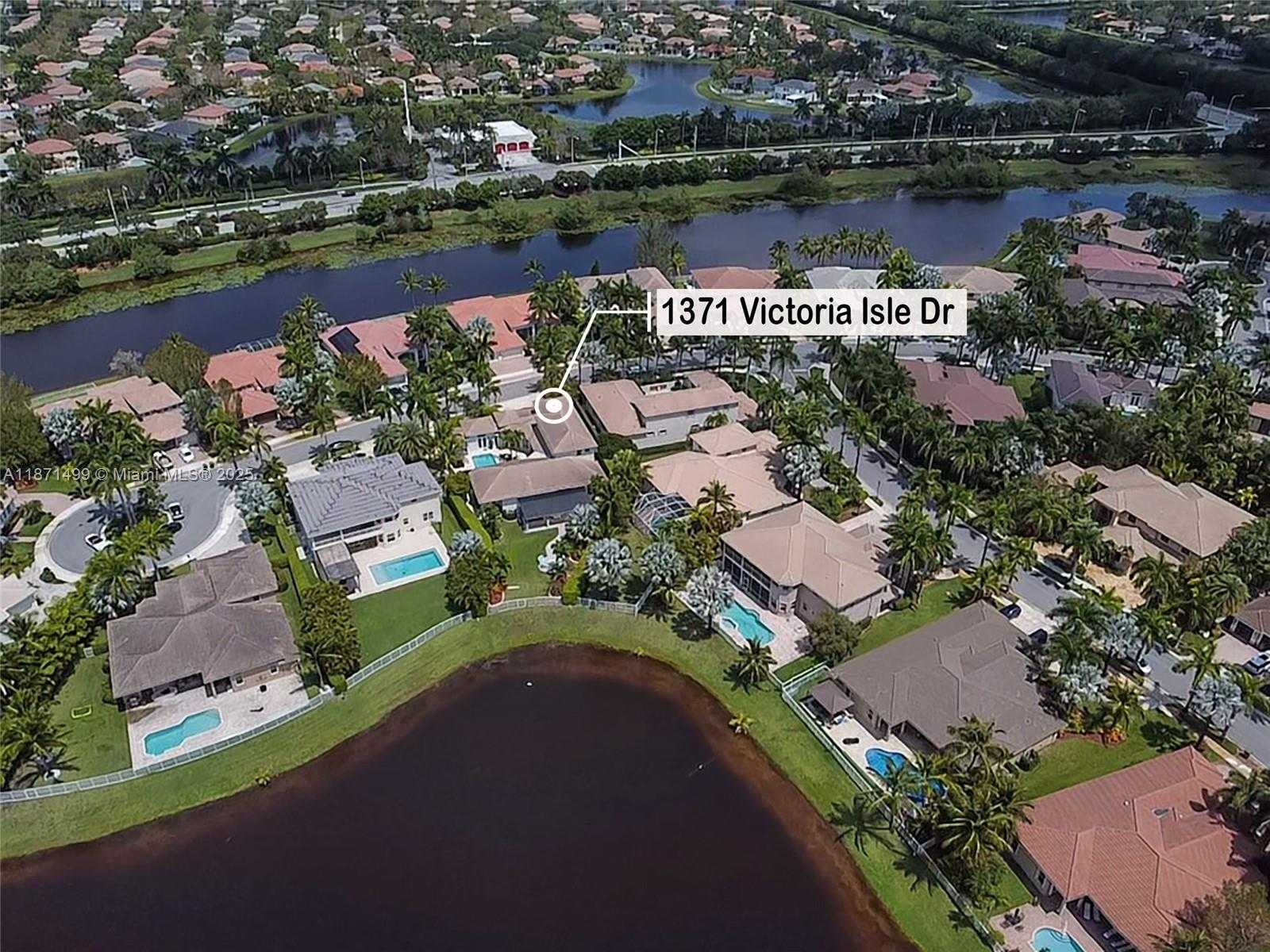 Small Image of 1371 VICTORIA ISLE DR, Weston Number 35