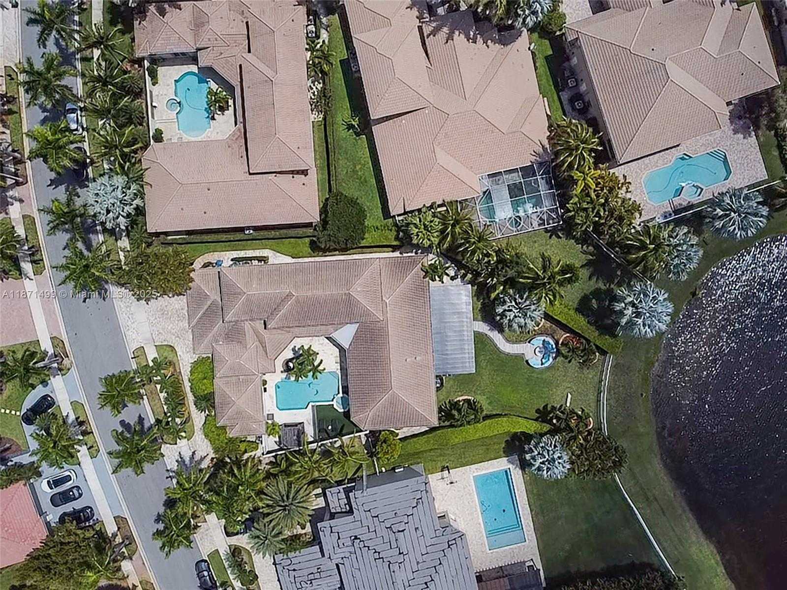 Small Image of 1371 VICTORIA ISLE DR, Weston Number 37