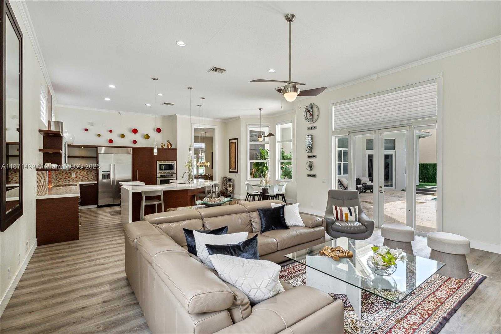 Small Image of 1371 VICTORIA ISLE DR, Weston Number 7