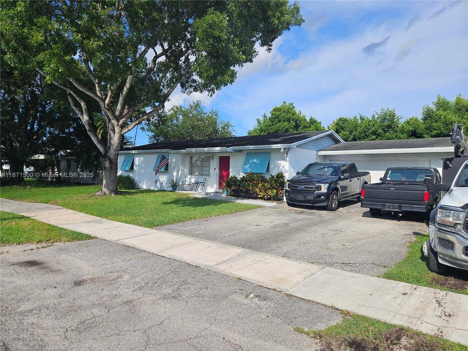 Small Image of 1701 NORTH WEST 13TH AVE, Homestead Number 3