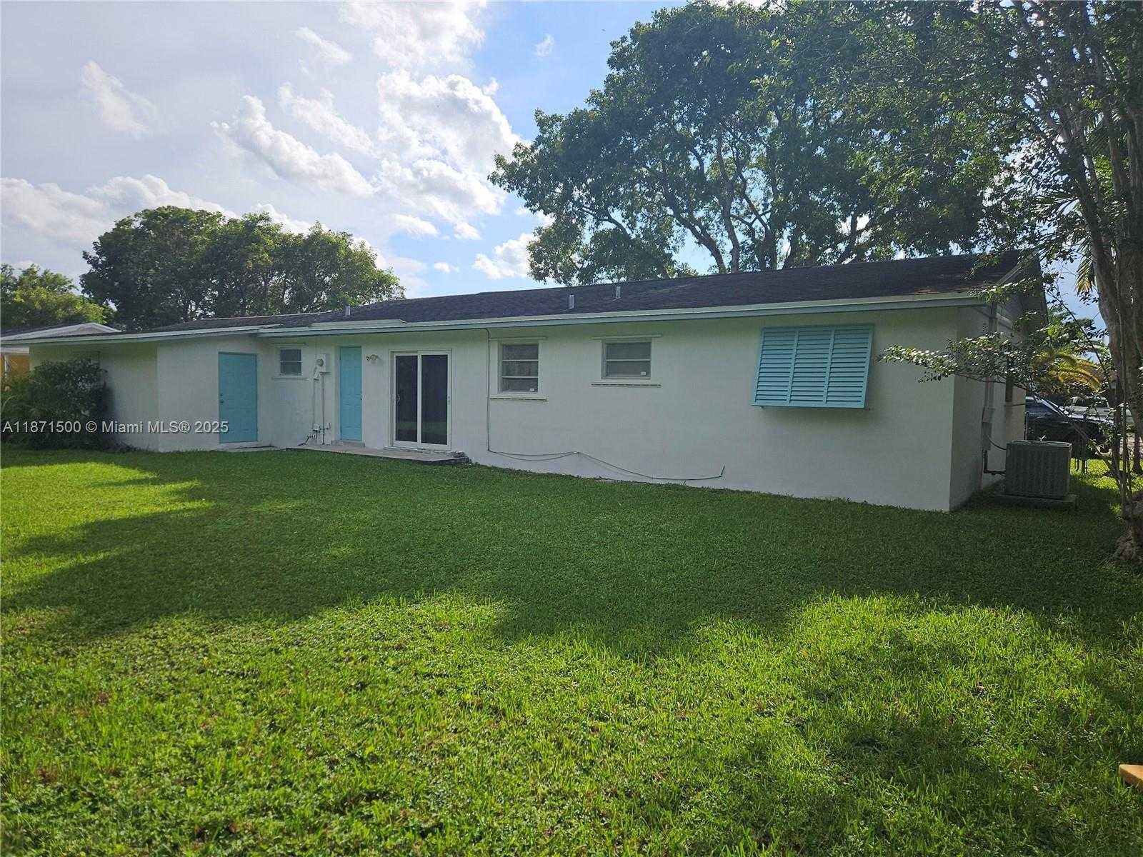 Small Image of 1701 NORTH WEST 13TH AVE, Homestead Number 5