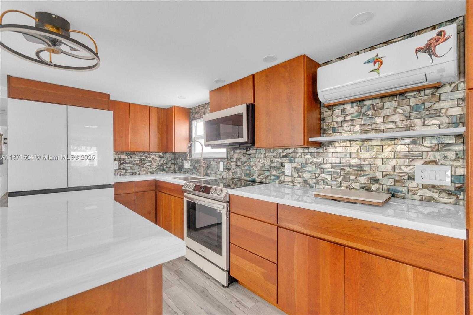 Small Image of 204 FLAMINGO DR, Briny Breezes Number 12