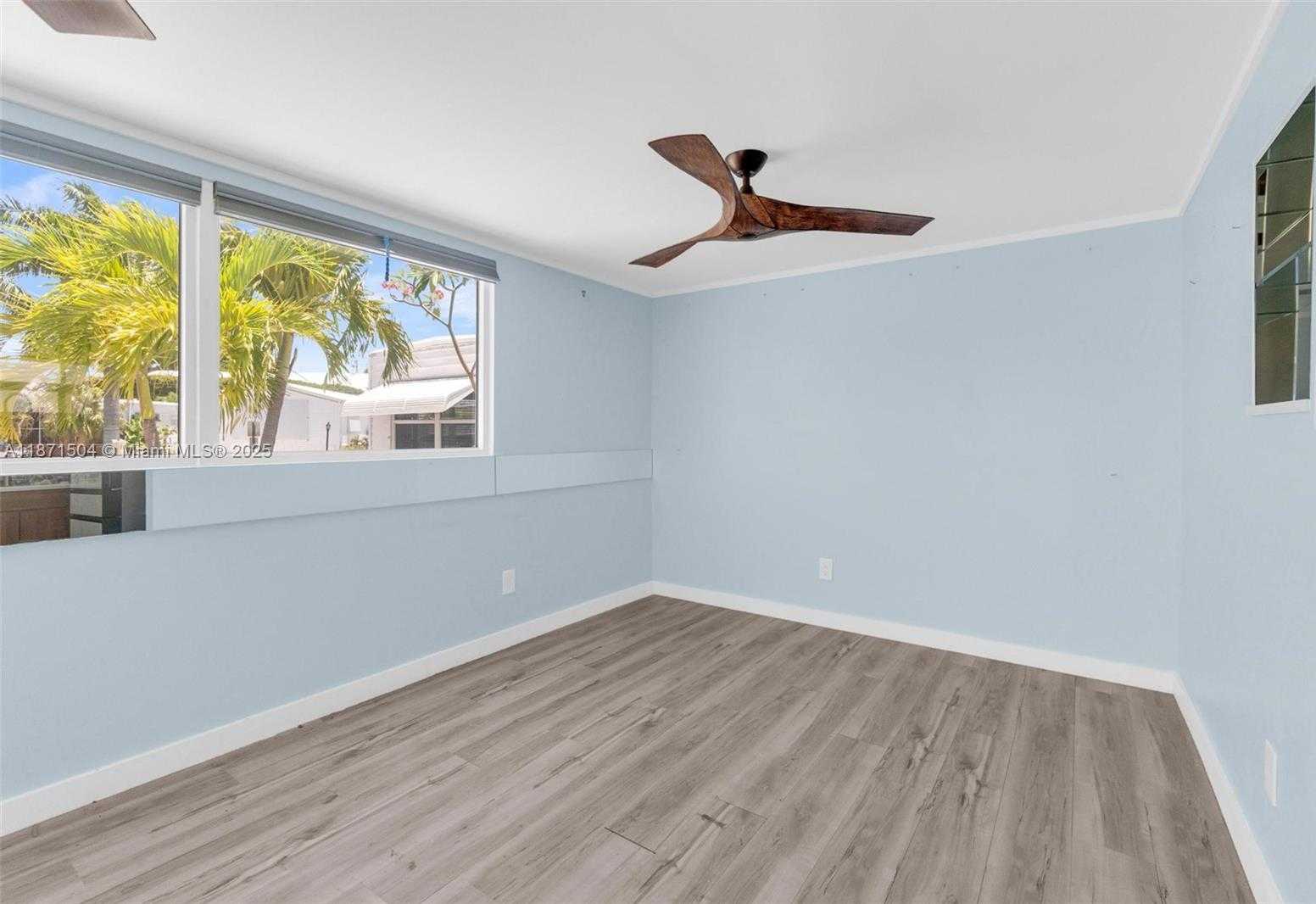 Small Image of 204 FLAMINGO DR, Briny Breezes Number 32