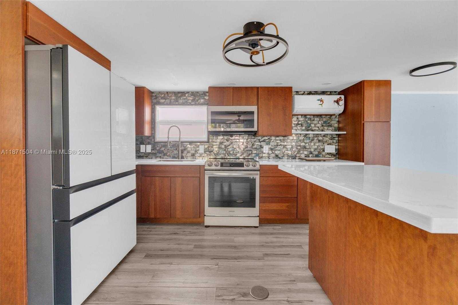 Small Image of 204 FLAMINGO DR, Briny Breezes Number 8