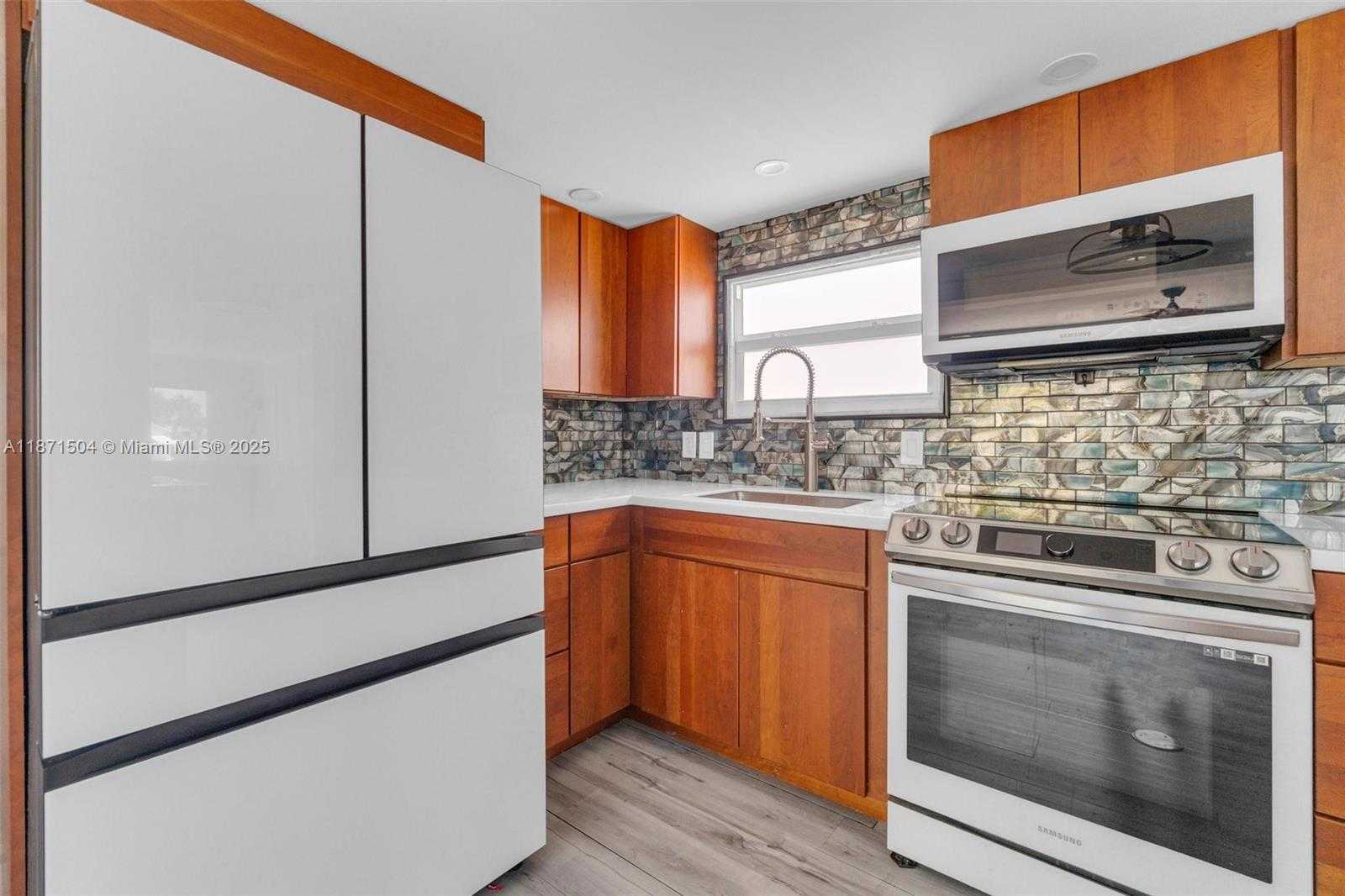 Small Image of 204 FLAMINGO DR, Briny Breezes Number 9