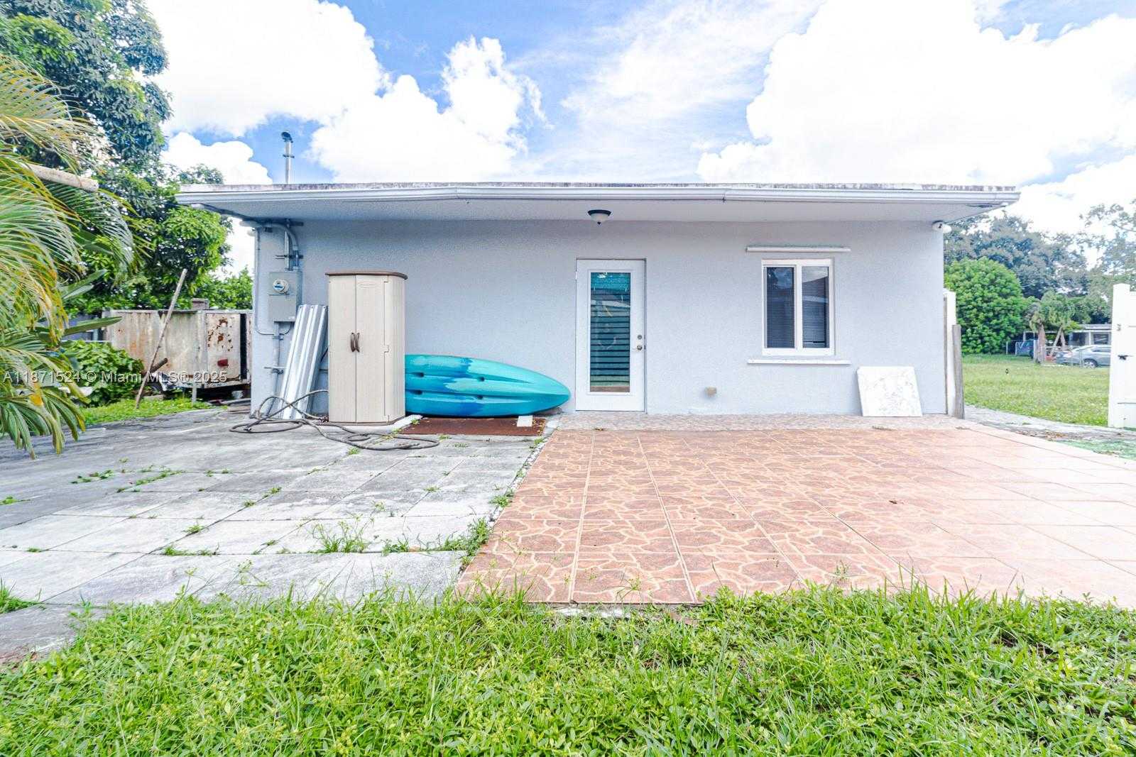 Small Image of 15600 NORTH WEST 157TH ST RD, Miami Gardens Number 11