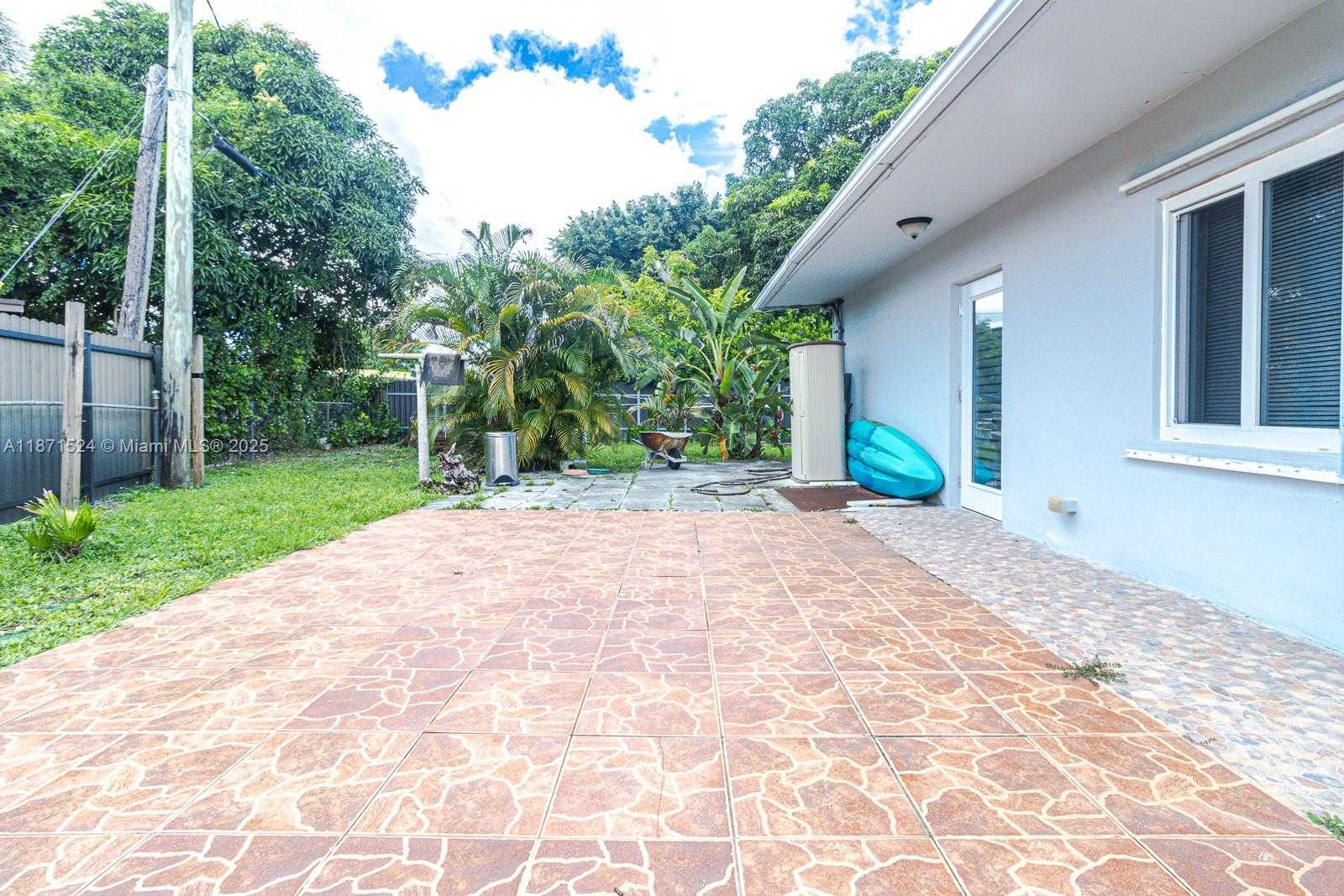 Small Image of 15600 NORTH WEST 157TH ST RD, Miami Gardens Number 12