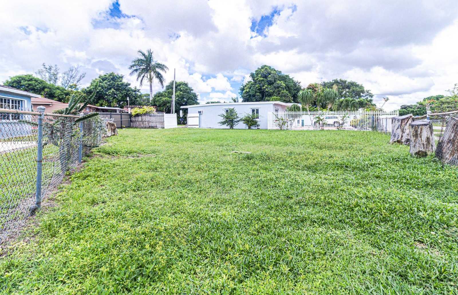 Small Image of 15600 NORTH WEST 157TH ST RD, Miami Gardens Number 16