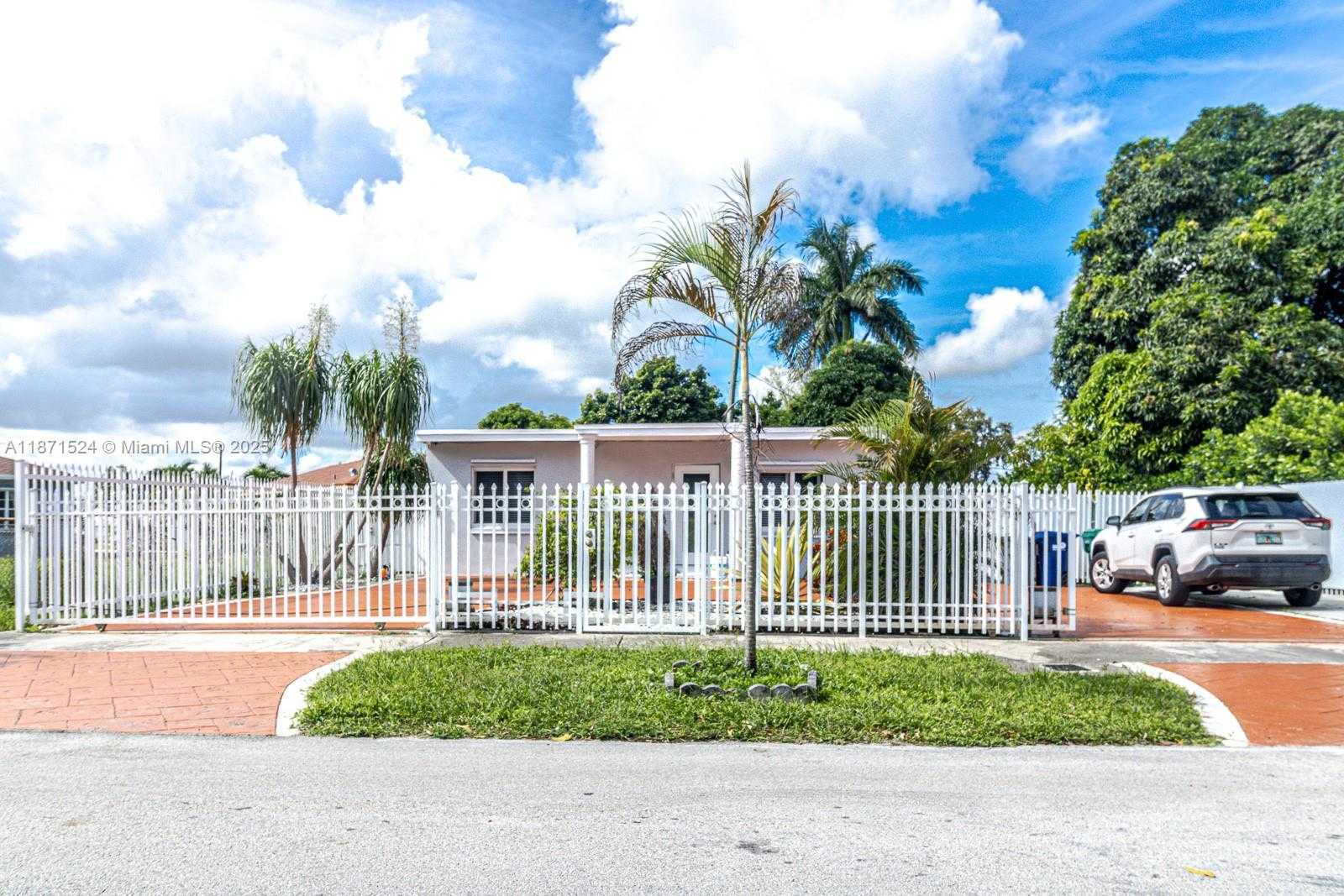 Small Image of 15600 NORTH WEST 157TH ST RD, Miami Gardens Number 25