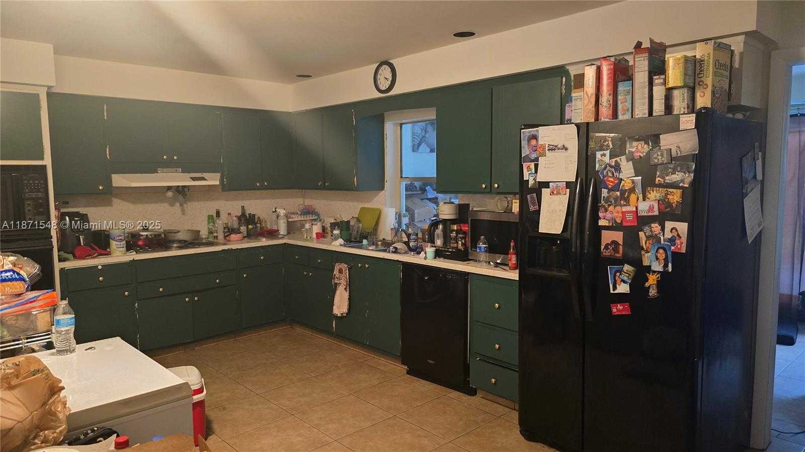 Small Image of 5420 PIERCE ST, Hollywood Number 2