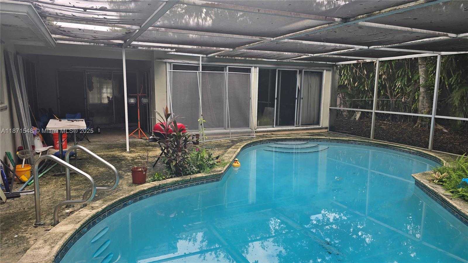 Small Image of 5420 PIERCE ST, Hollywood Number 7
