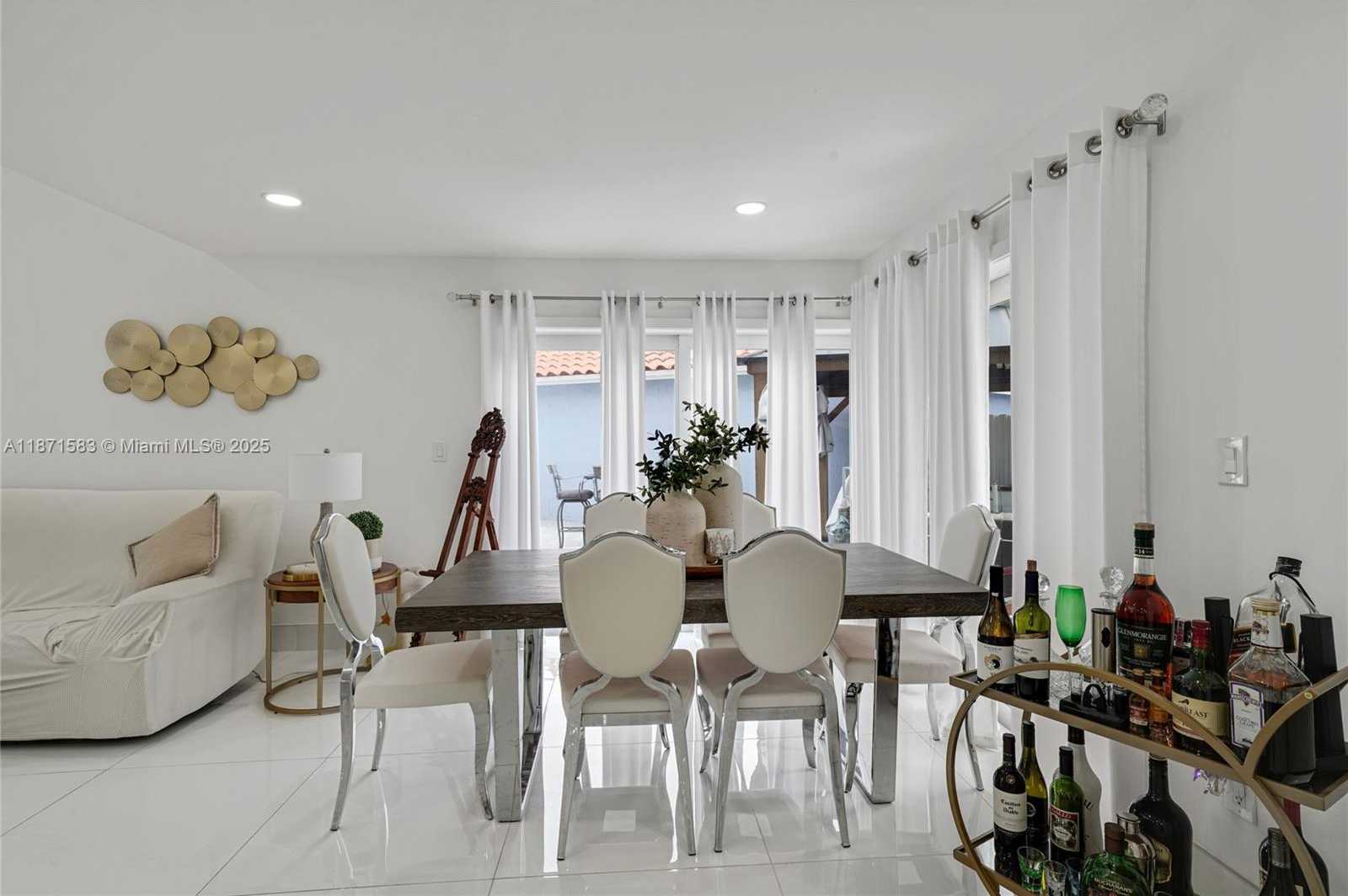 Small Image of 741 SOUTH WEST 99TH CT CIR, Miami Number 10