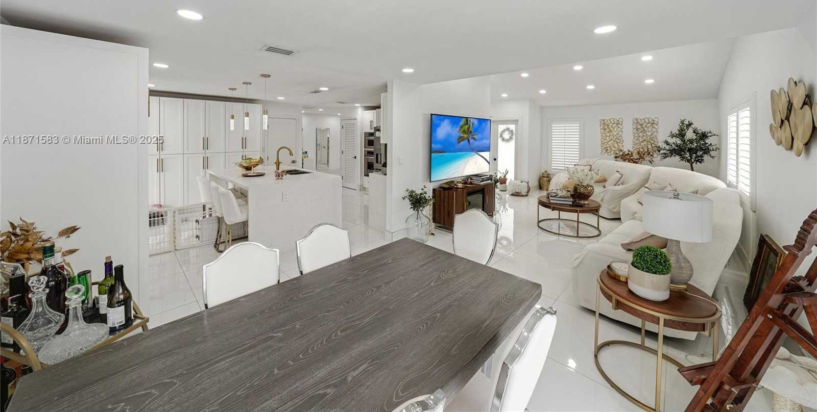Small Image of 741 SOUTH WEST 99TH CT CIR, Miami Number 12