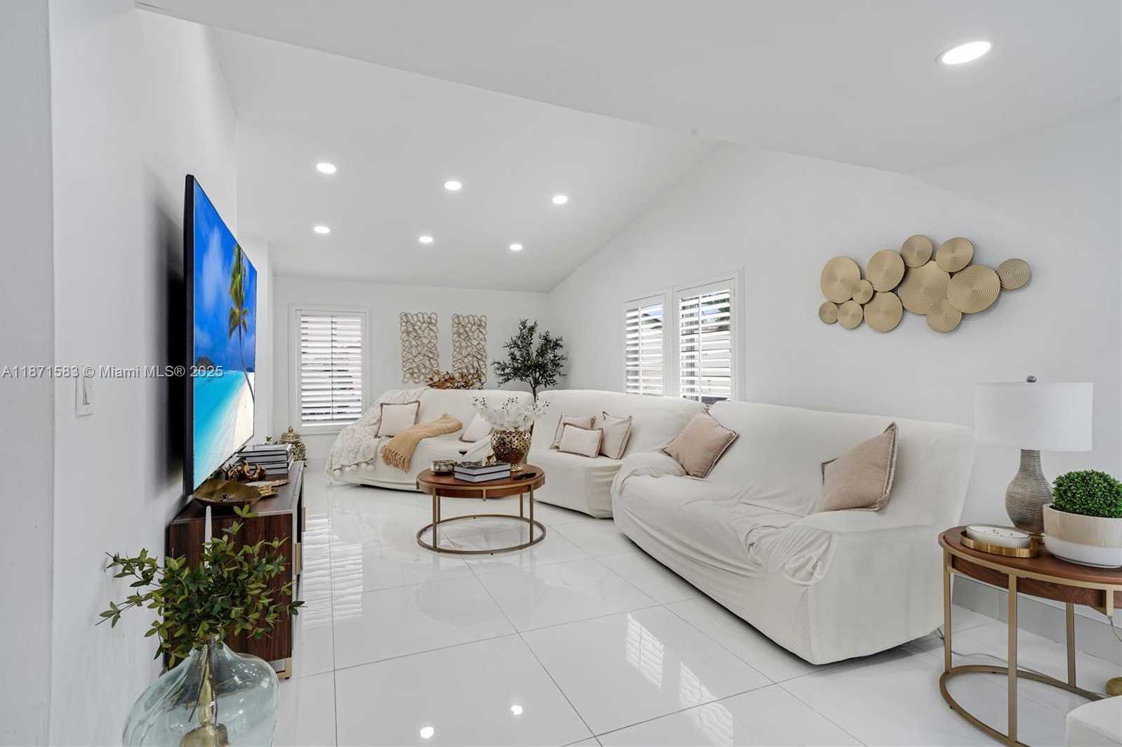 Small Image of 741 SOUTH WEST 99TH CT CIR, Miami Number 16