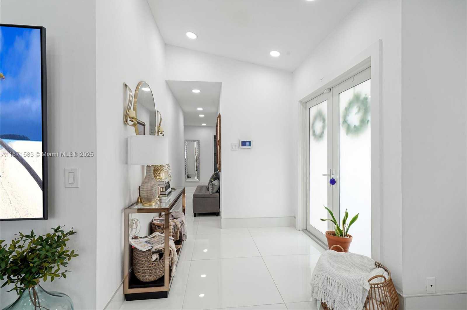 Small Image of 741 SOUTH WEST 99TH CT CIR, Miami Number 17
