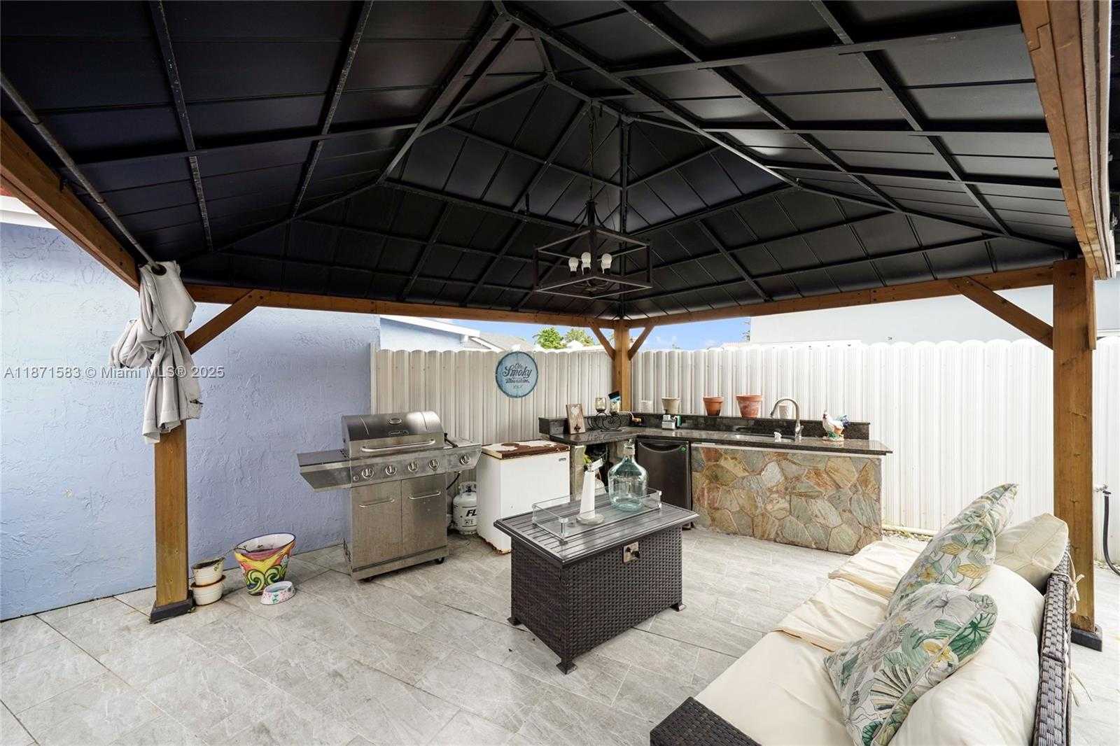 Small Image of 741 SOUTH WEST 99TH CT CIR, Miami Number 24
