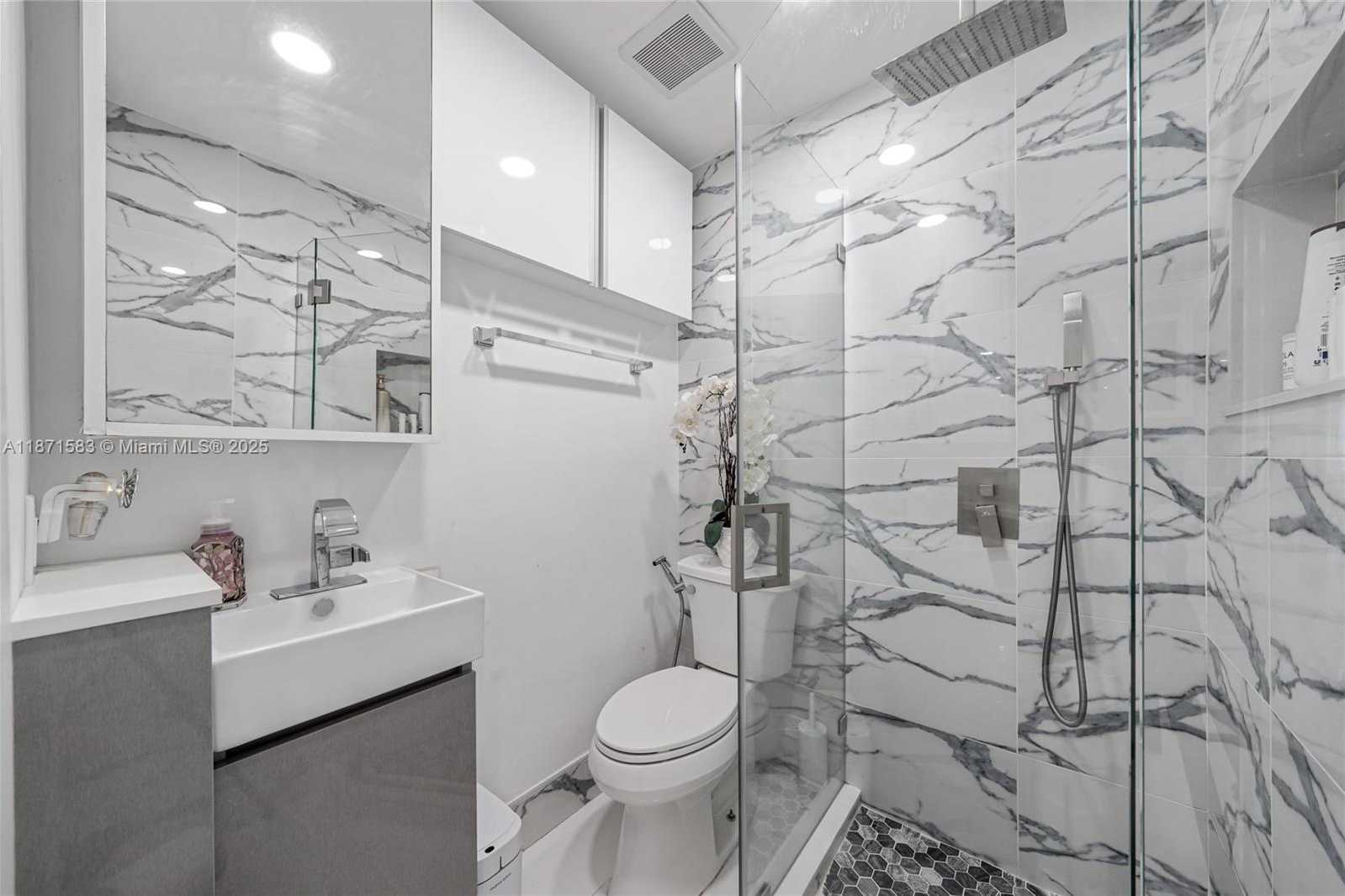 Small Image of 741 SOUTH WEST 99TH CT CIR, Miami Number 27